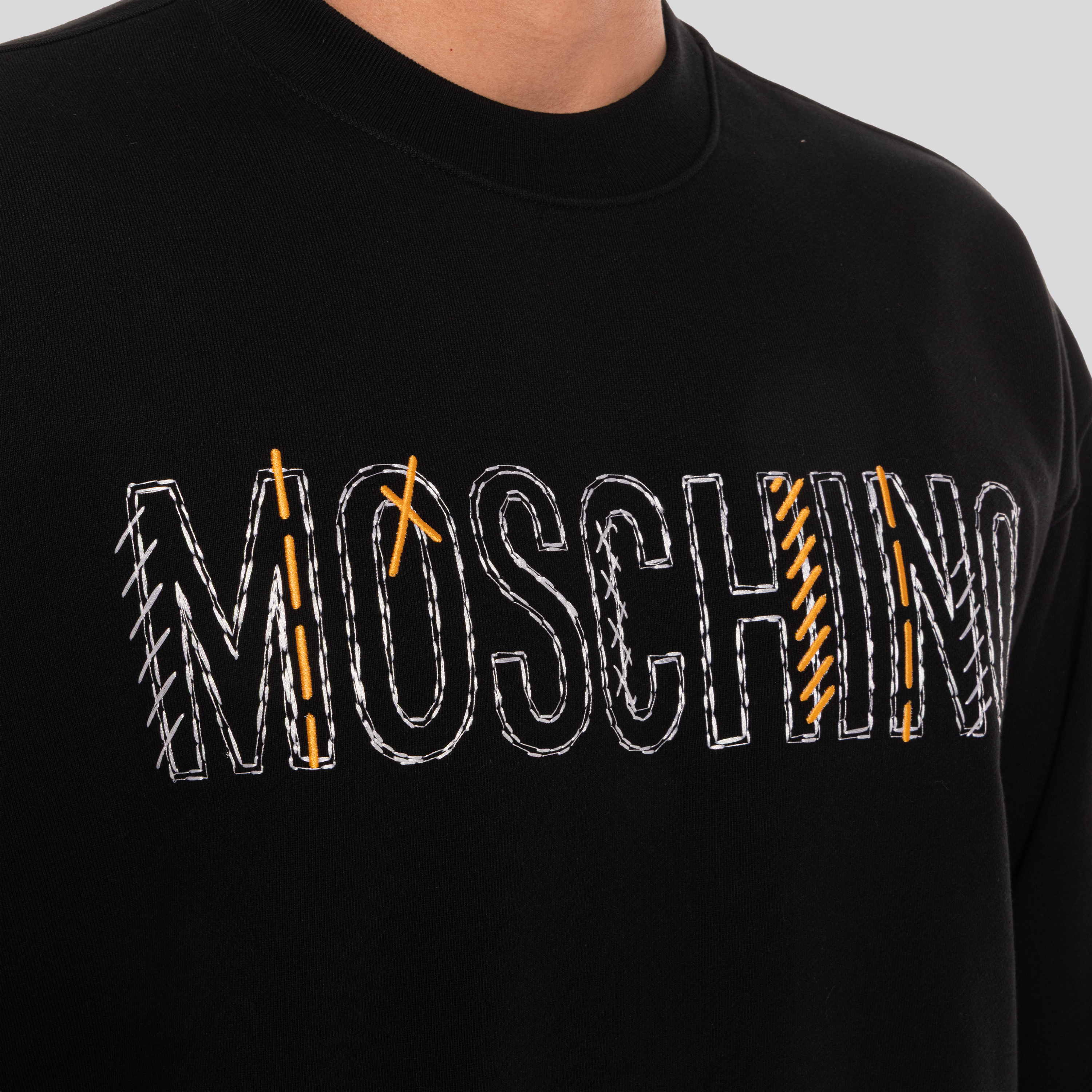 Buzo Negro Moschino Logo