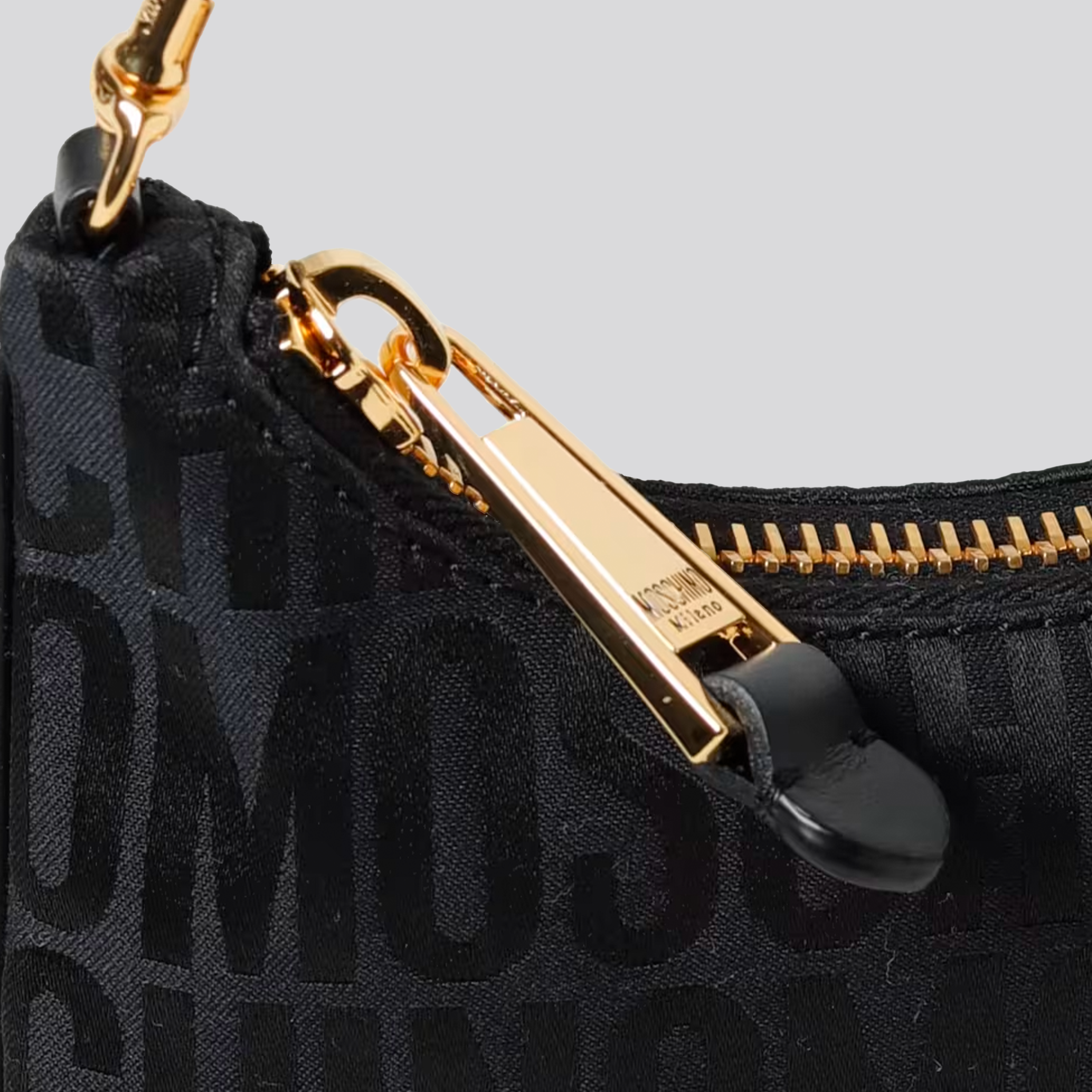 Cartera Negra Moschino Monogram