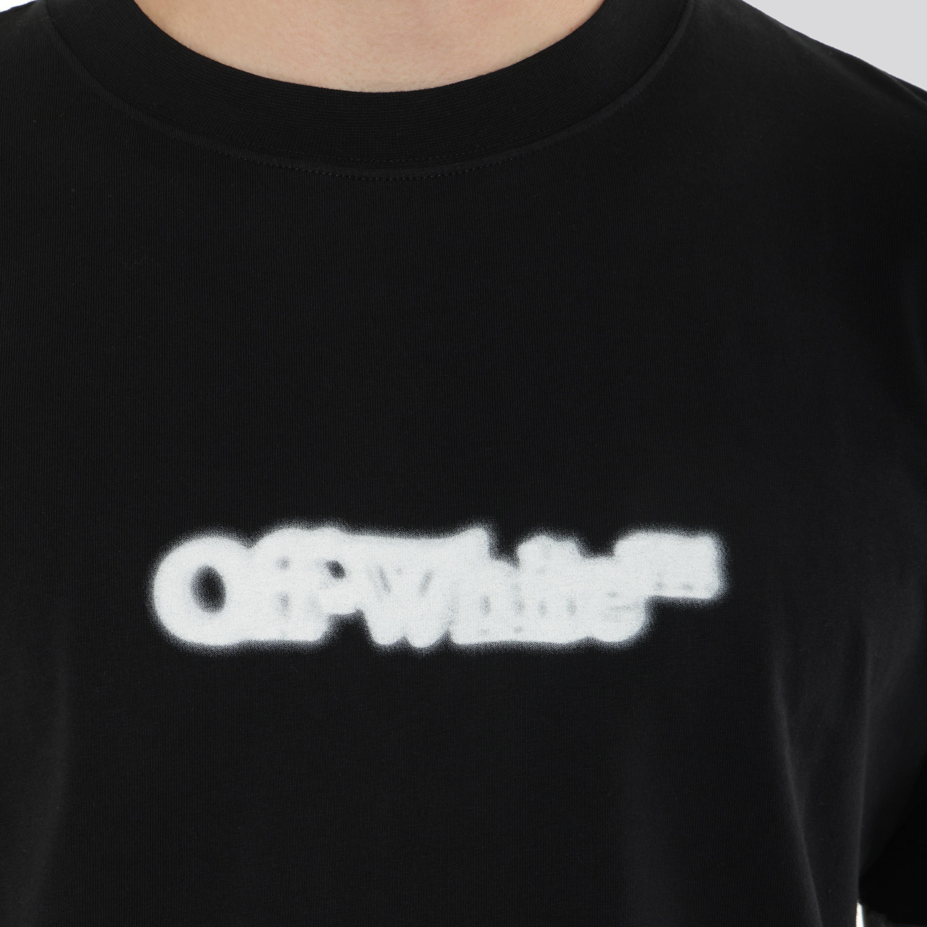 Camiseta Negra Off White Spray Arrow