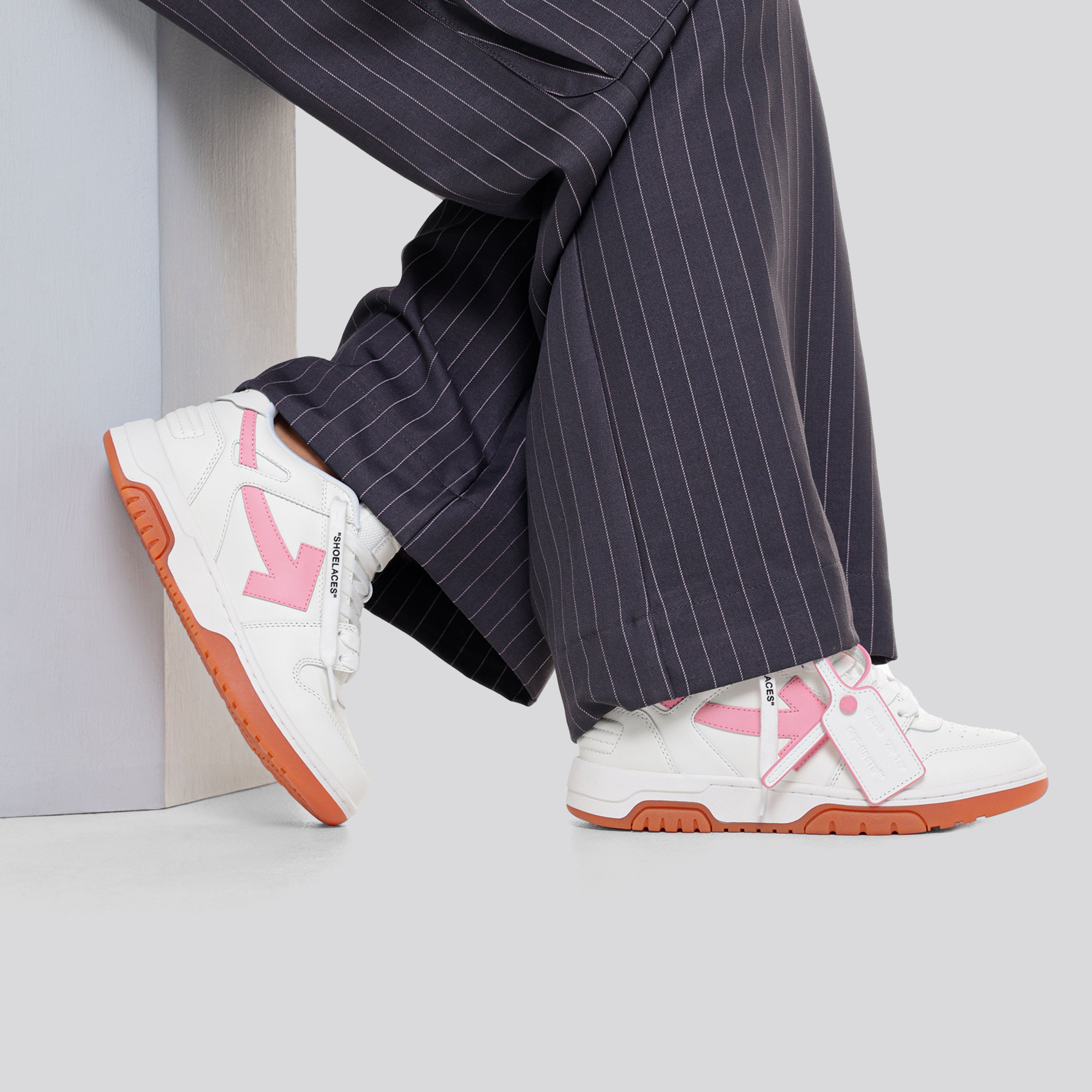 Sneakers Blanco Off-White Rosa "OOO"