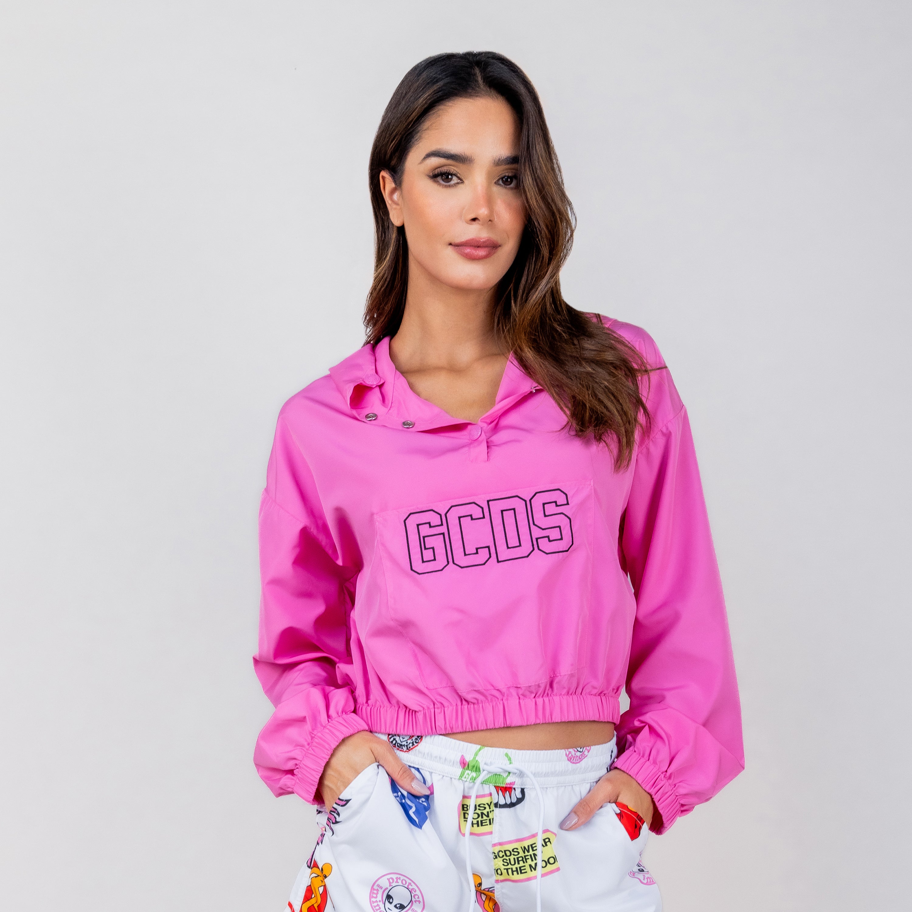 Buzo Rosado GCDS Logo