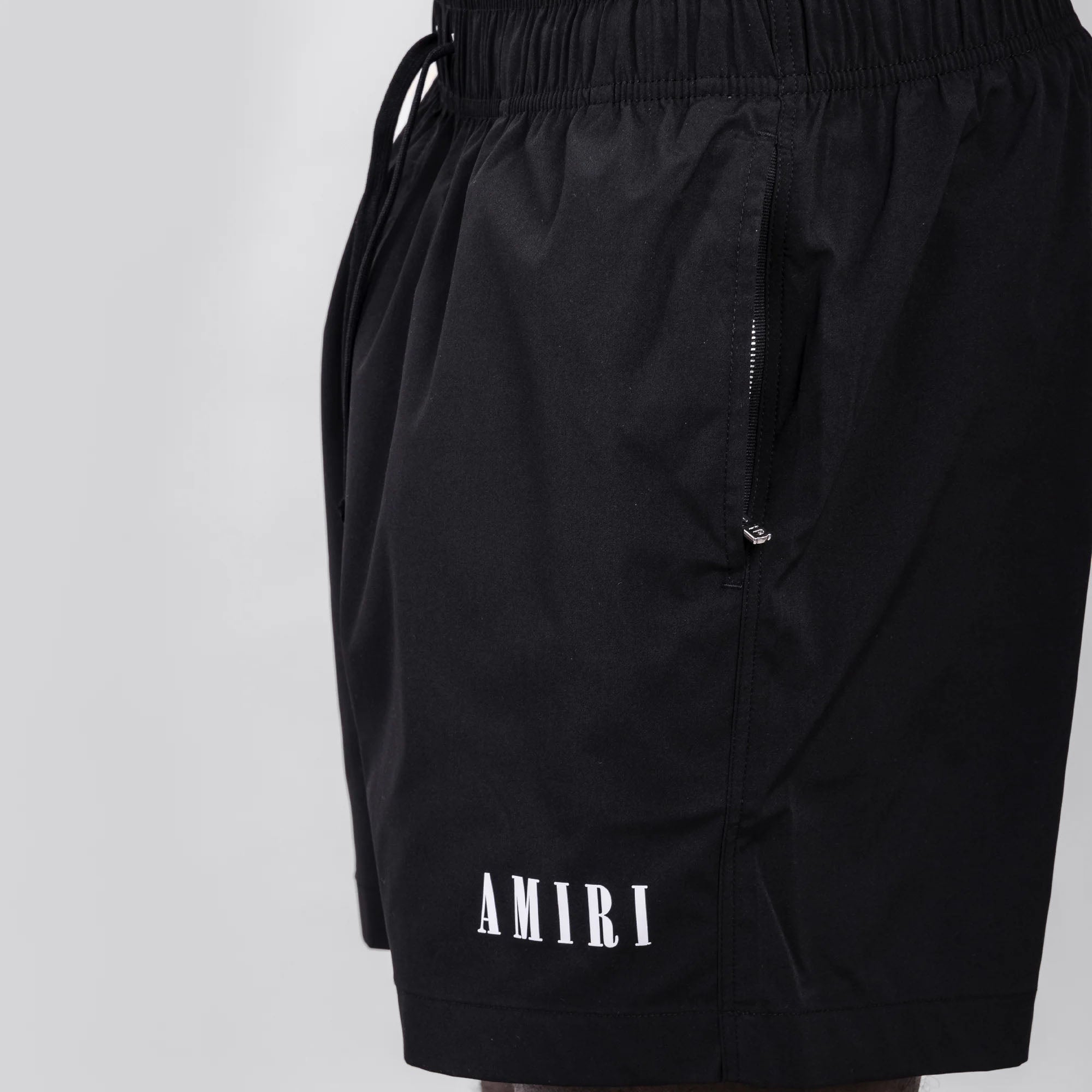 Pantaloneta Negra AMIRI Logo