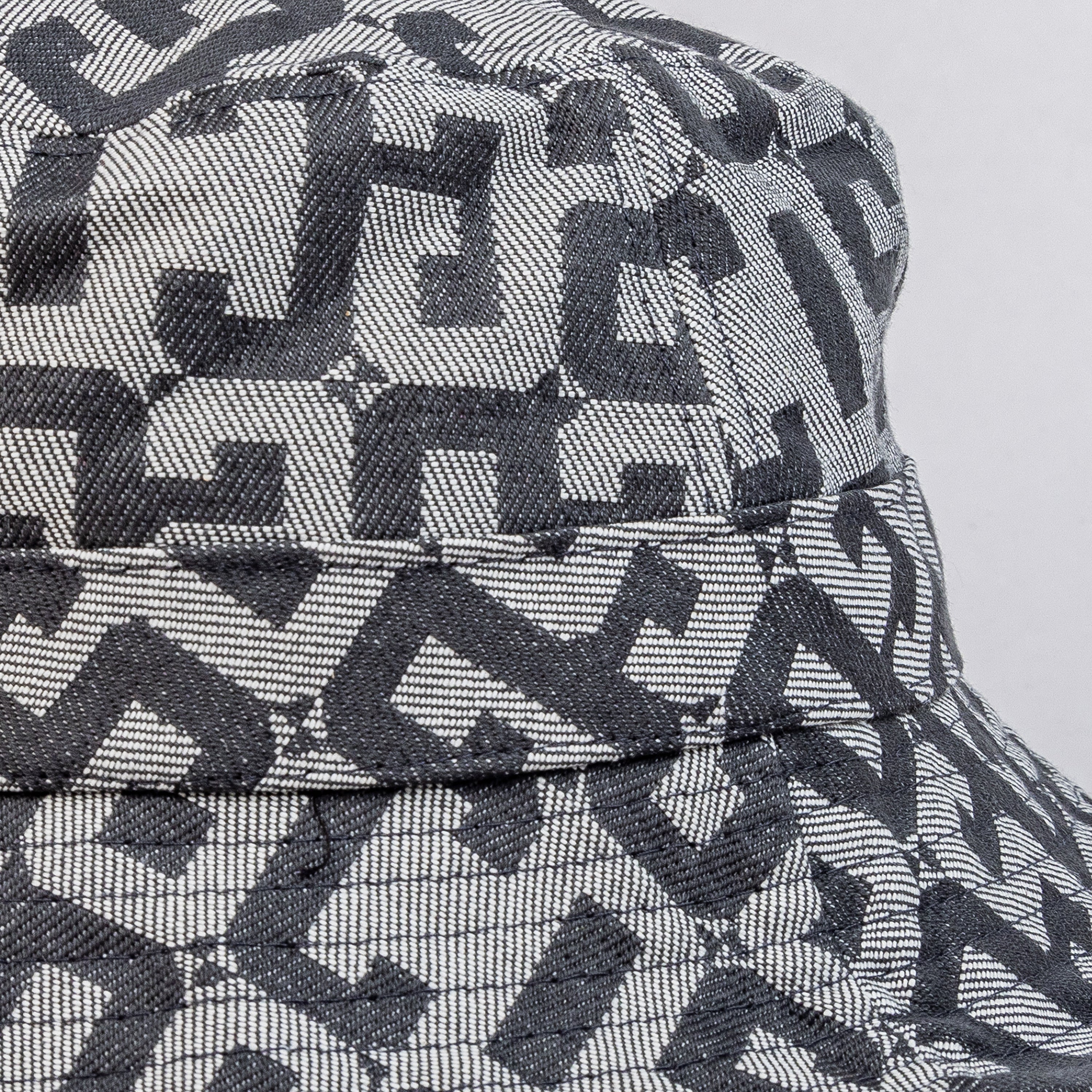 Gorro Gris GCDS Multilogo