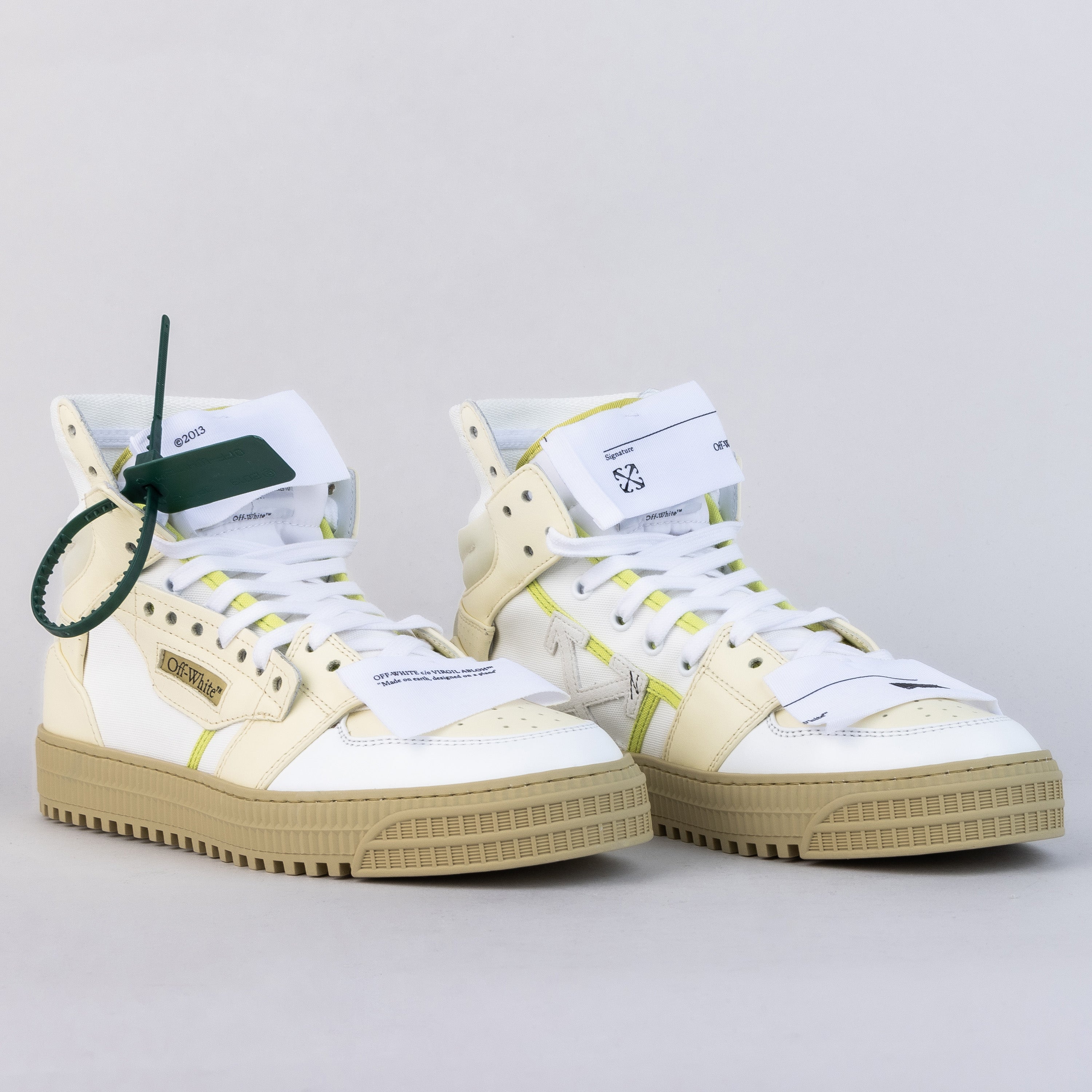 Sneakers High Top Crema Off-White Off Court