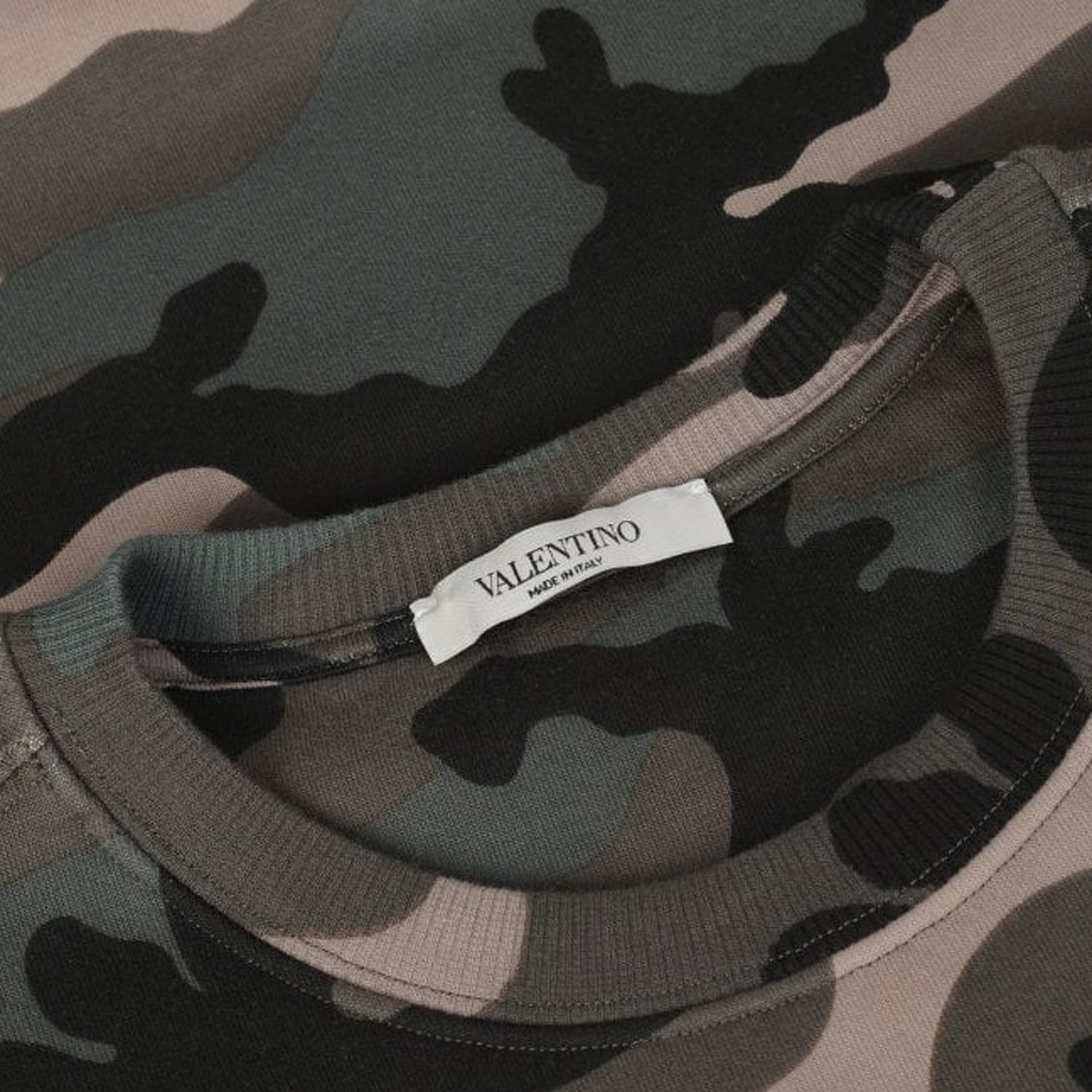 Buzo Camuflado Valentino Camou Logo