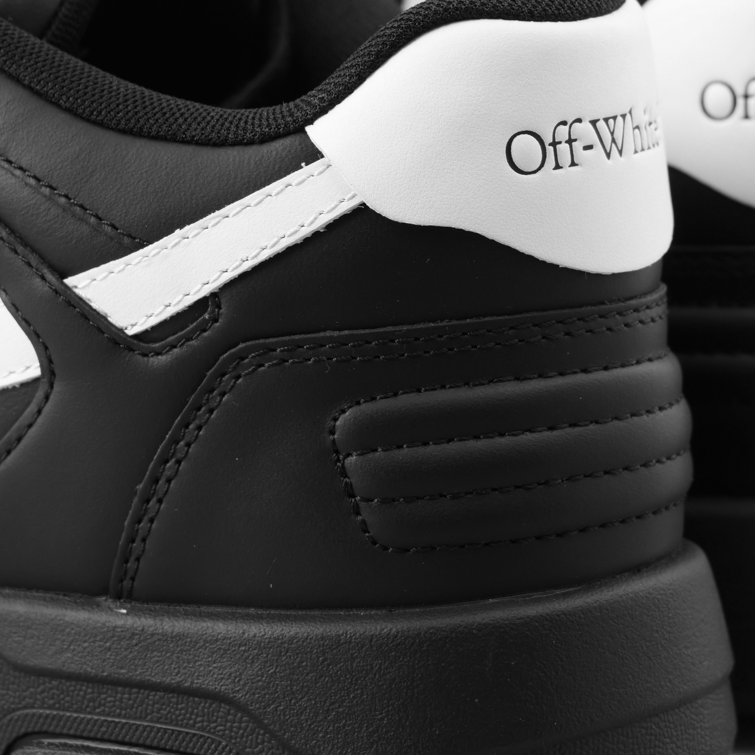 Sneakers Negros Off-White OOO