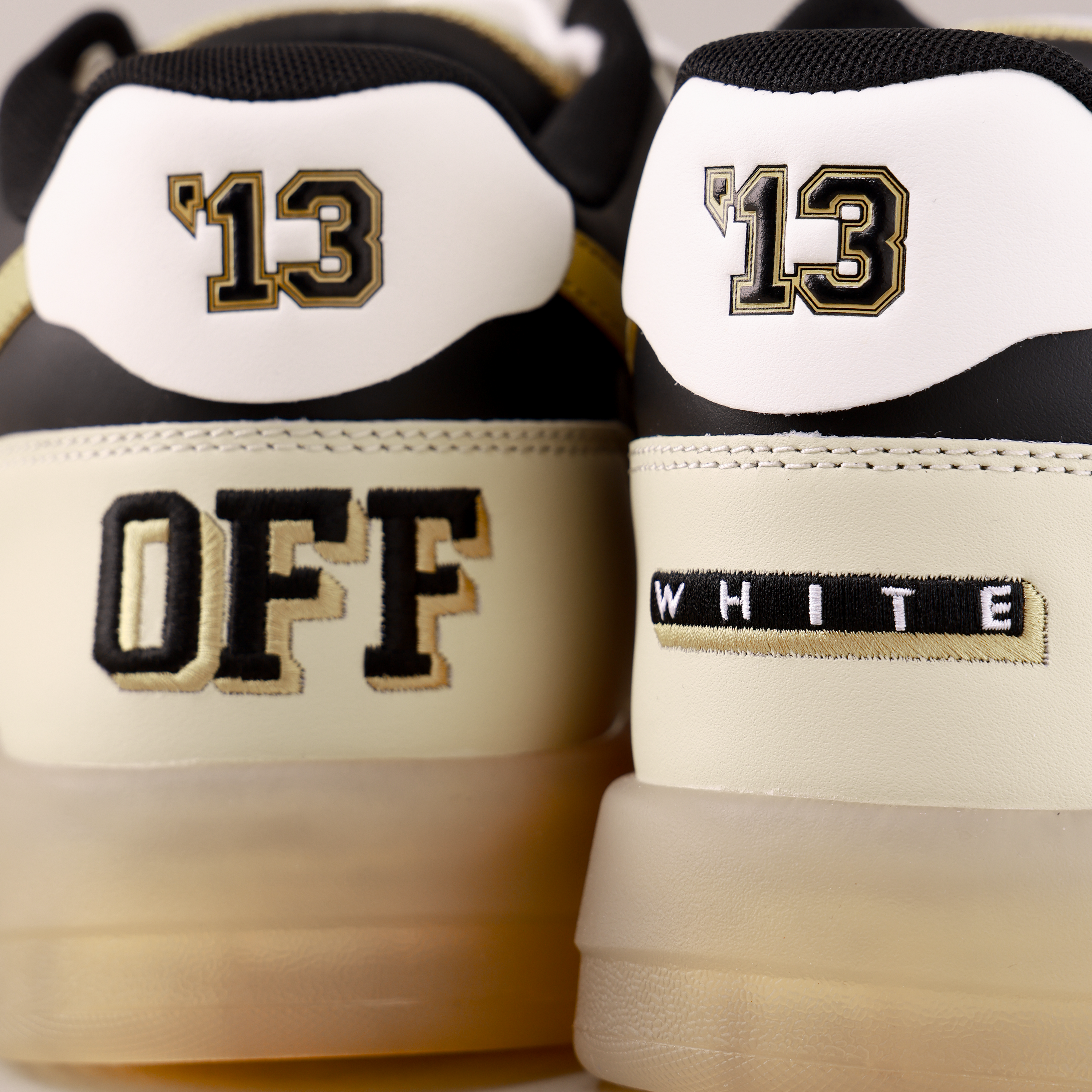 Sneakers Biege Off-White OOO Varsity