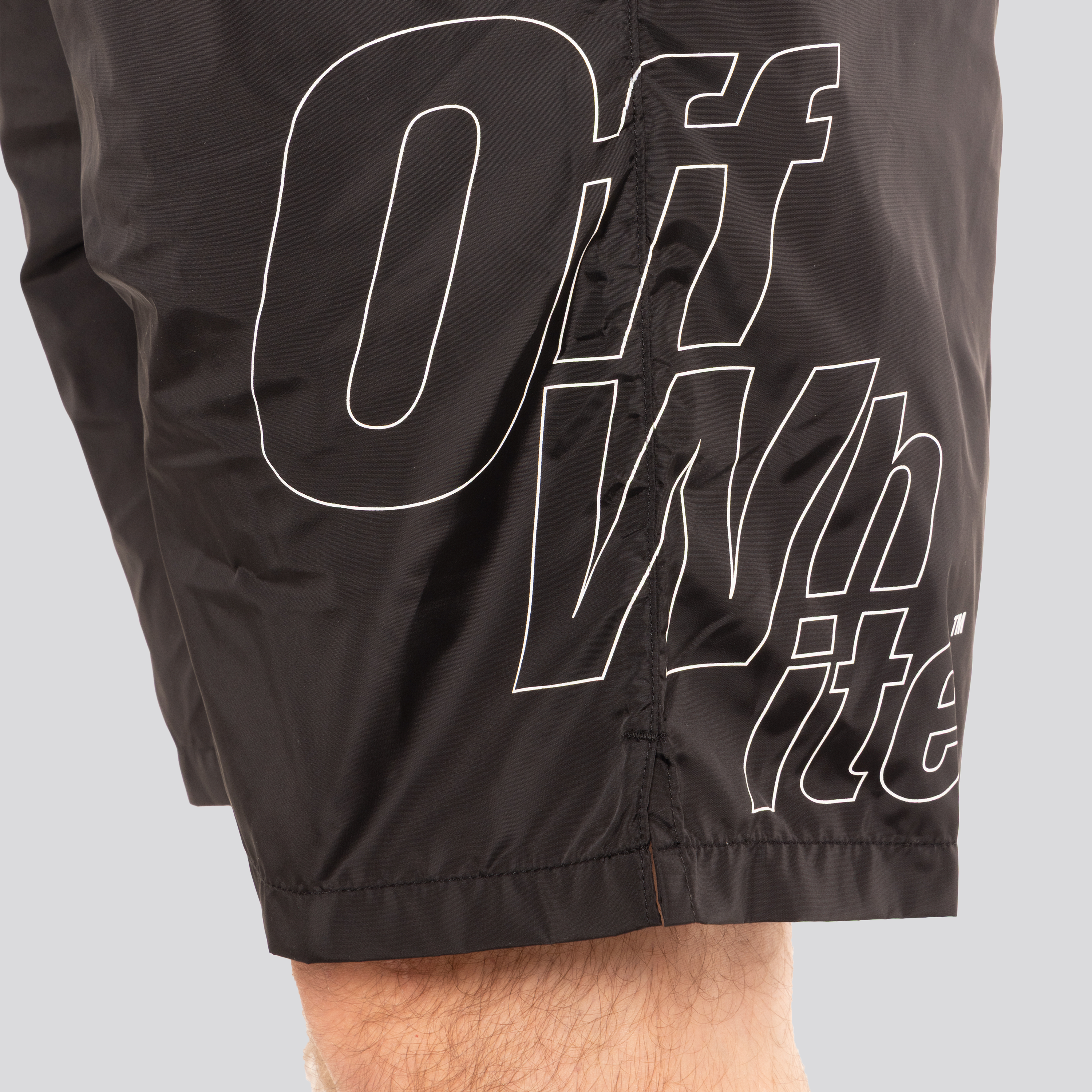 Pantaloneta Negra Off-White Outline Arrow