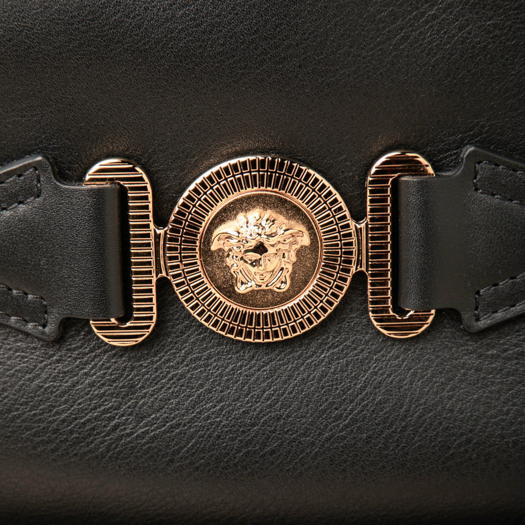 Morral Negro Versace Medusa Cuero