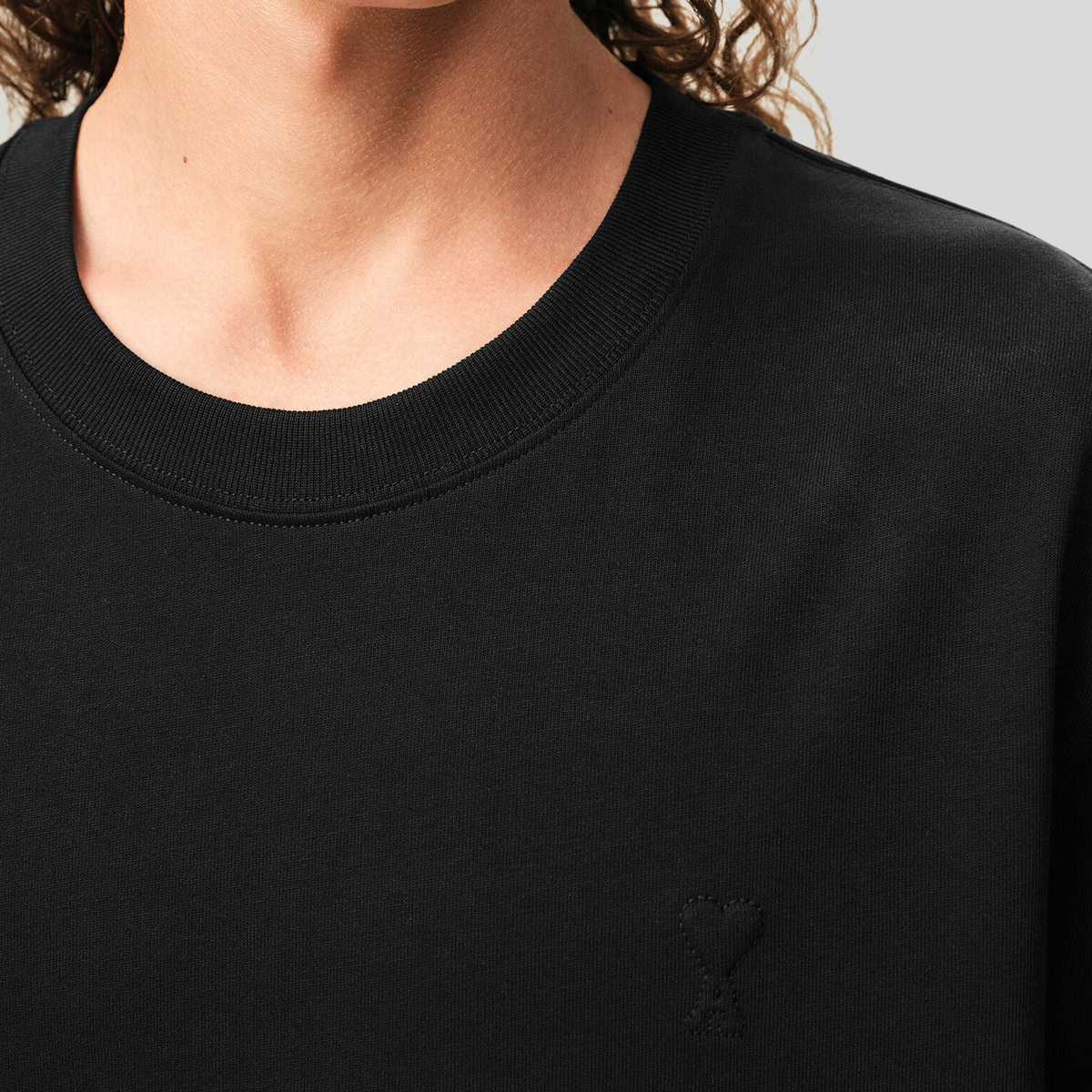 Camiseta Negra Ami Paris Basic Coeur