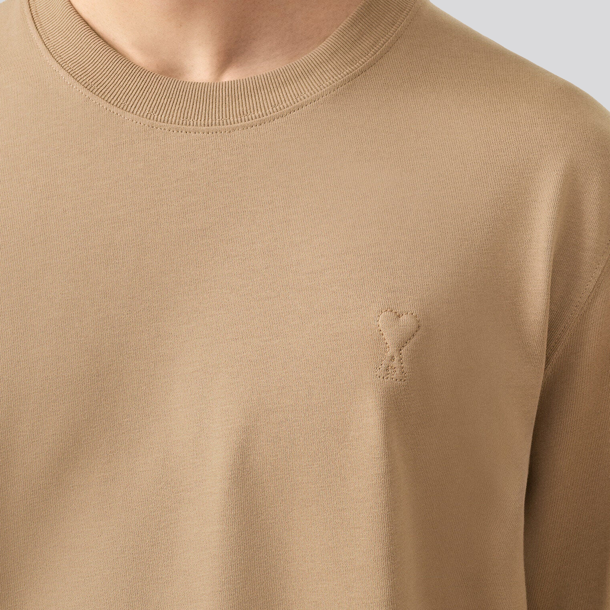 Camiseta Beige Ami Paris Coeur