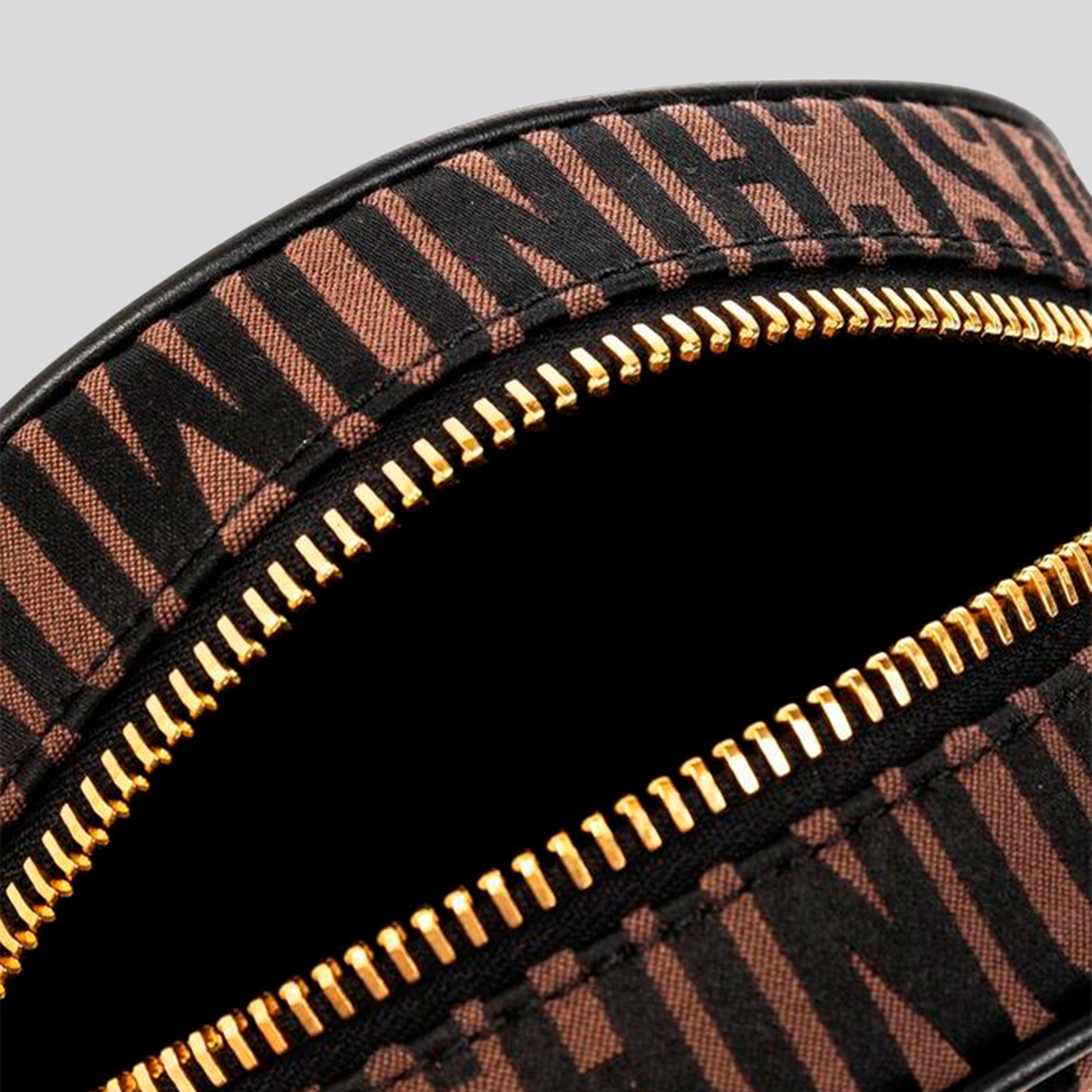 Cartera Café Moschino Monogram