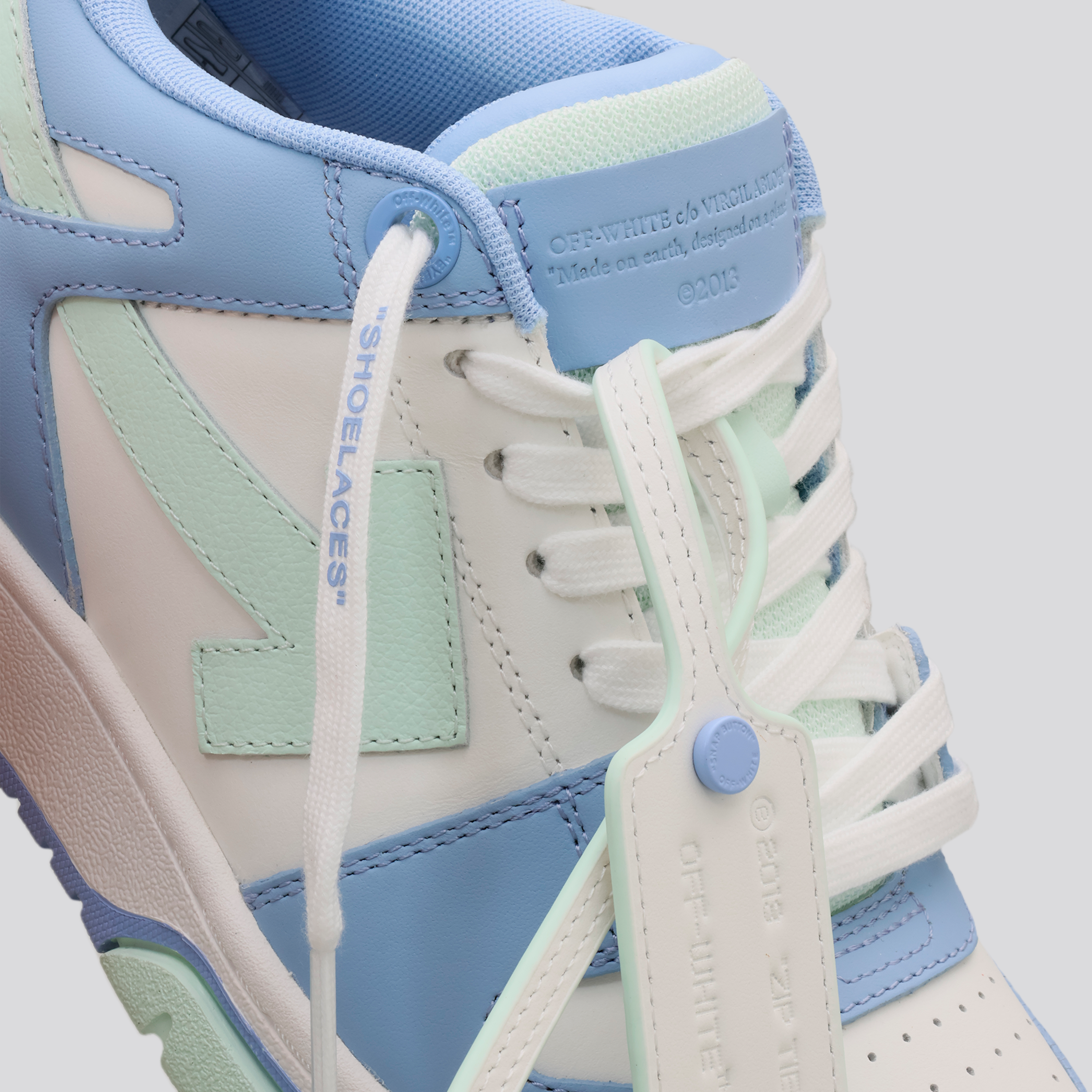 Sneakers Azules Off-White "OOO" Tricolor Dusty Blue - Baby Blue