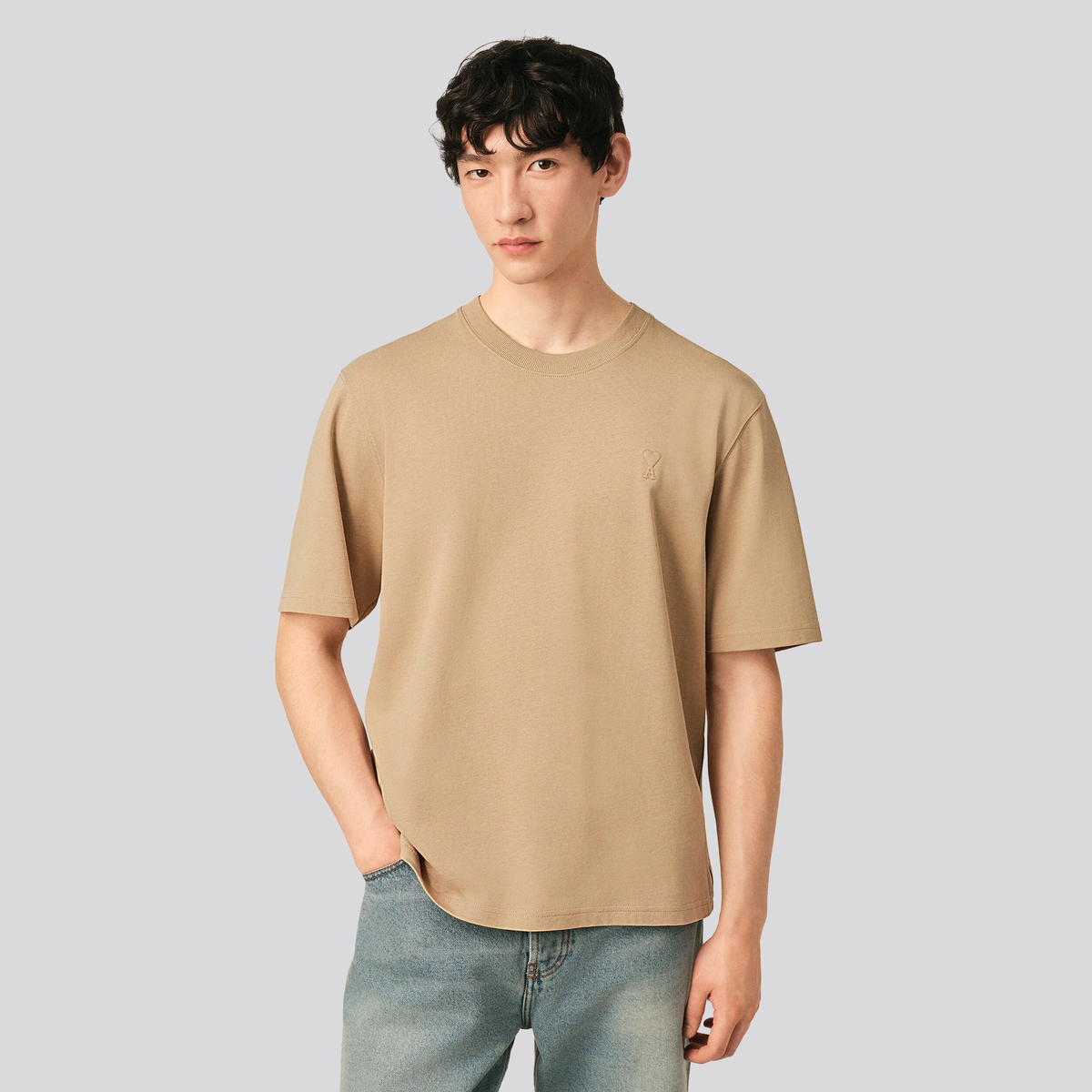 Camiseta Beige Ami Paris Coeur
