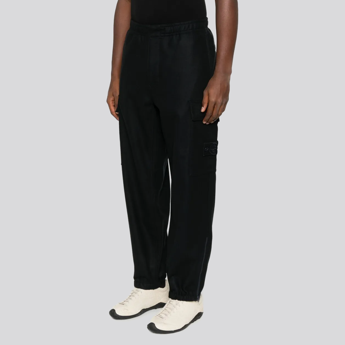 Pantalón Negro Stone Island Ghost