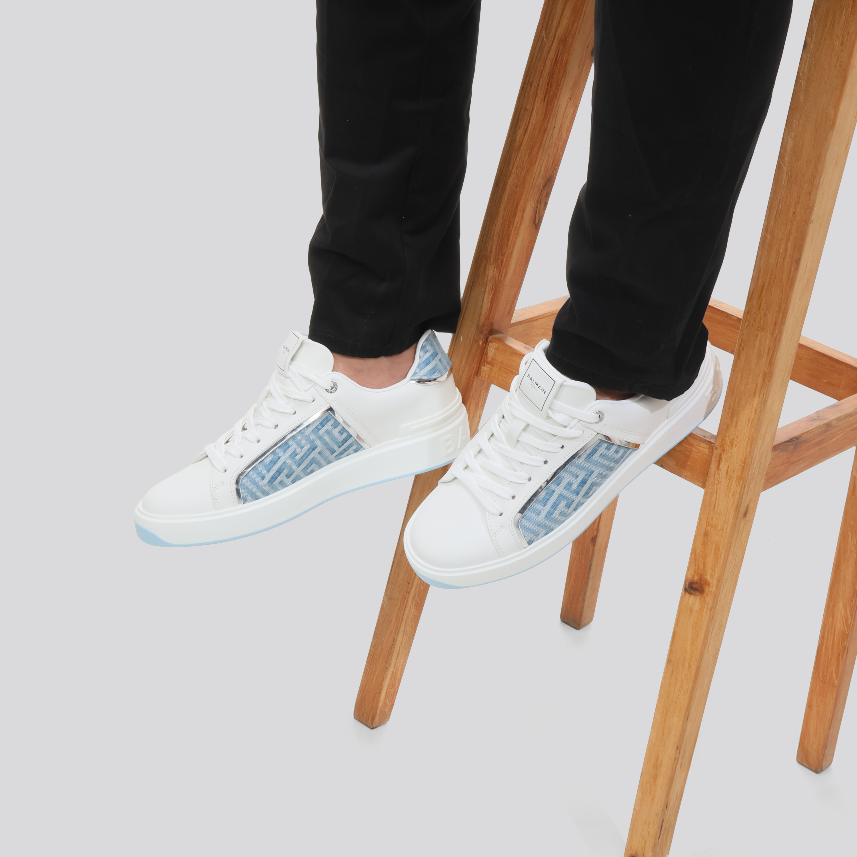 Sneakers Blancos Balmain B-Court Labyrinth MNG Denim