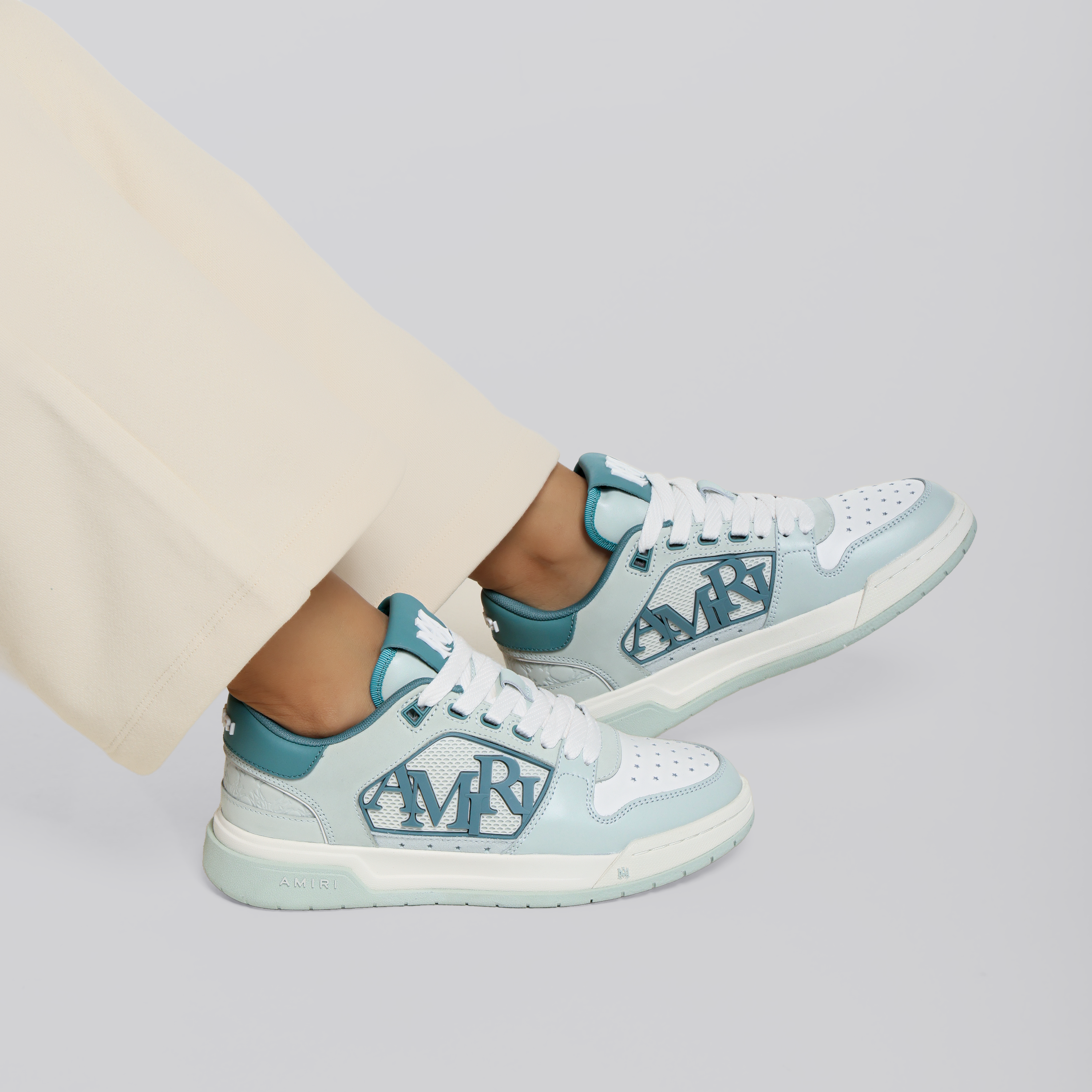 Sneakers Rosados AMIRI Classic Low