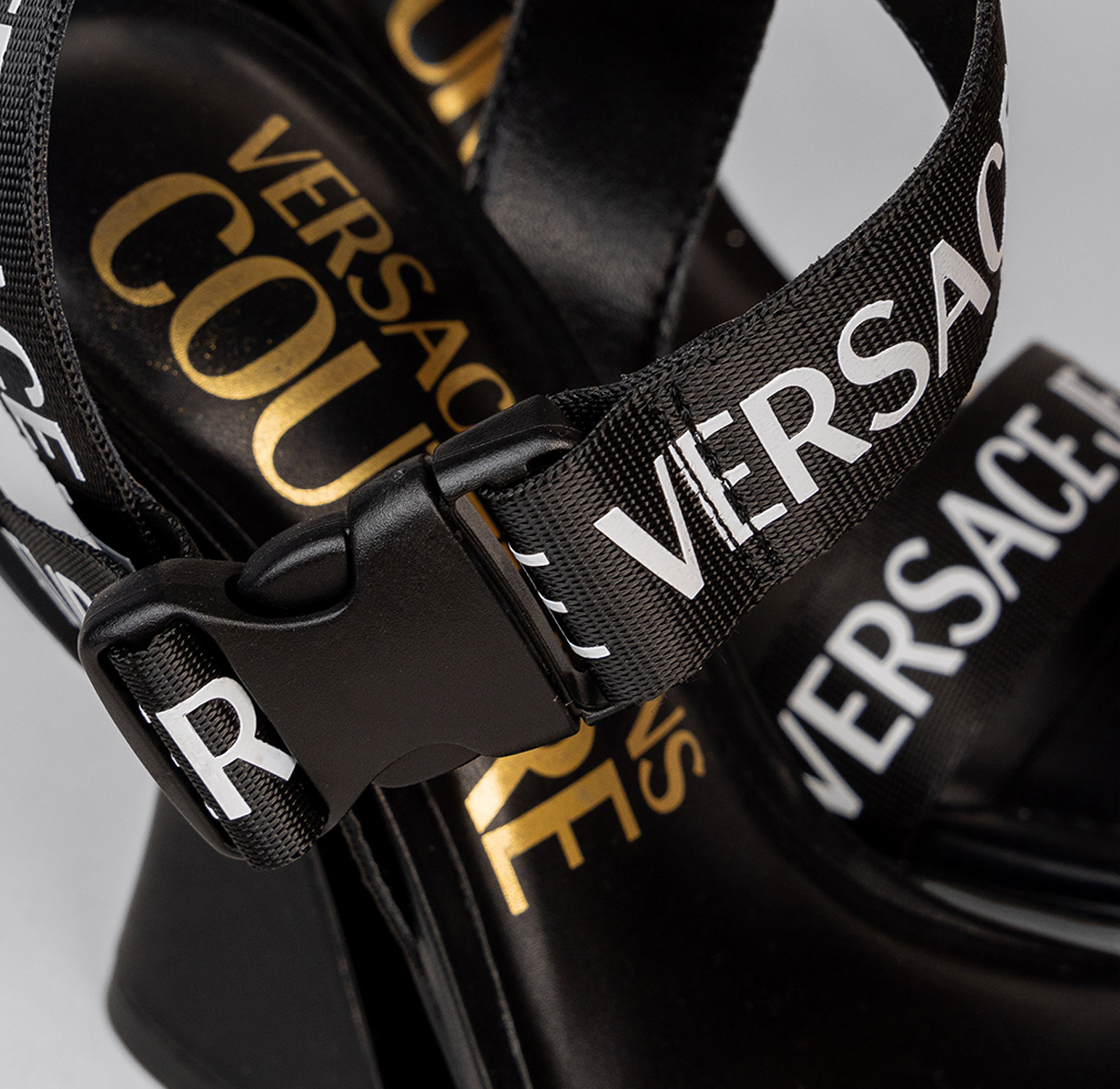 Tacones Negros Versace Couture Ribbon