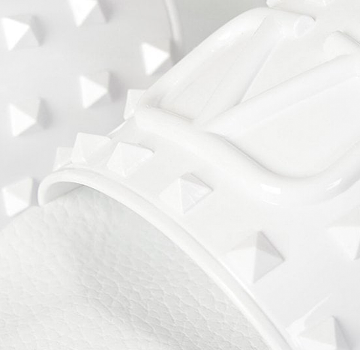 Sandalias Blancas Valentino Vlogo Rockstuds