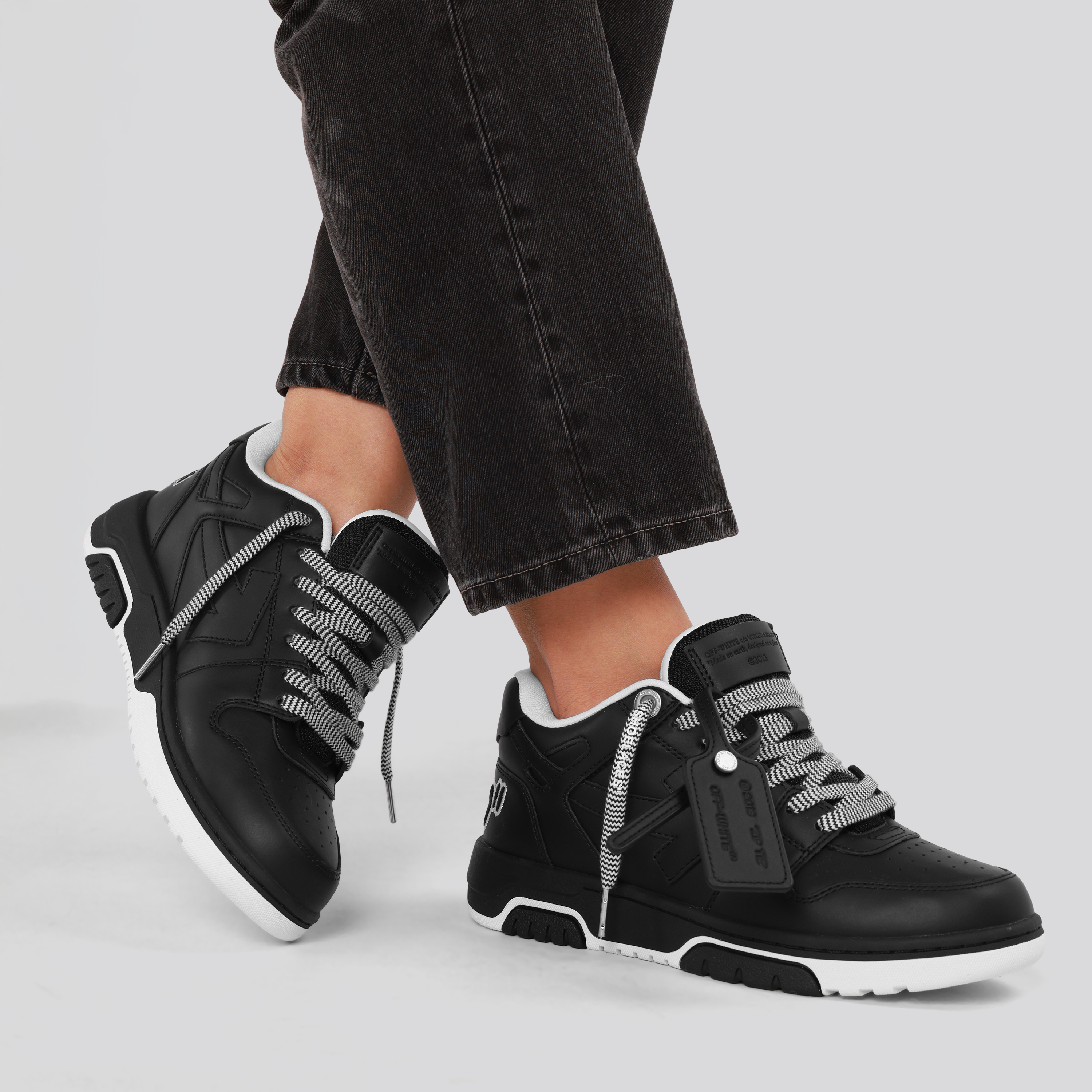 Sneakers Negros Off-White OOO Toe