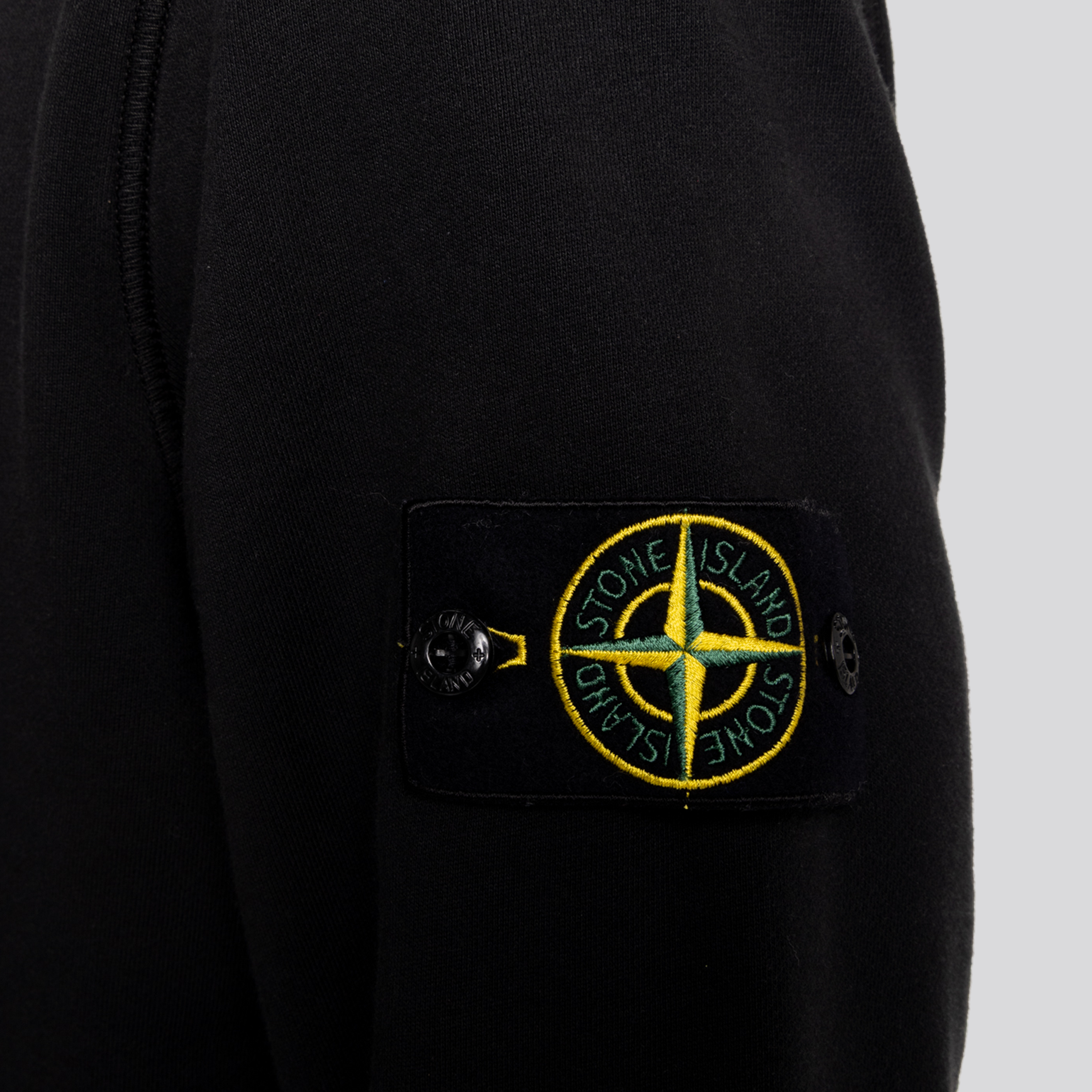 Buzo Negro Stone Island Tag