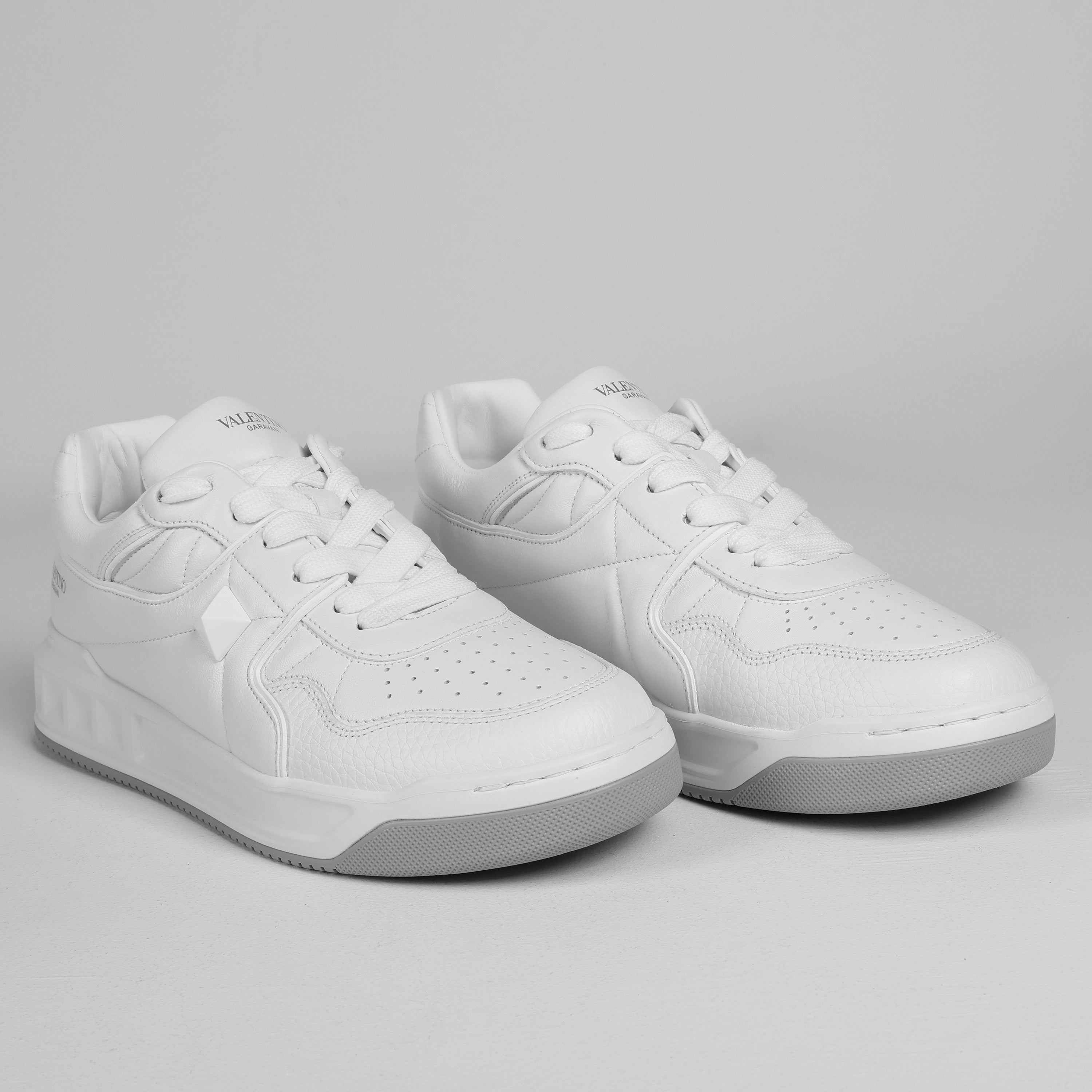 Sneakers Blanco Gris Valentino Roman Stud
