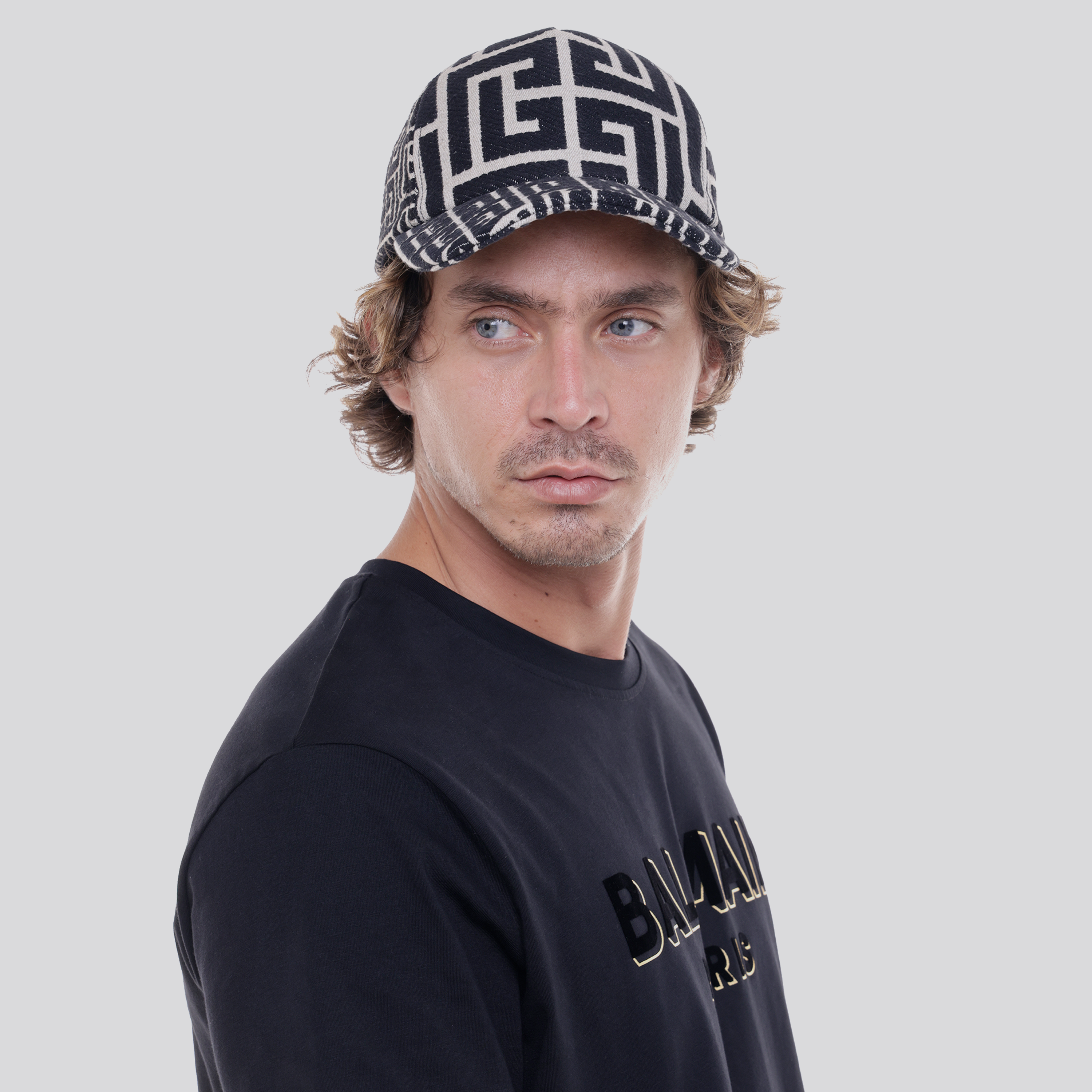 Gorra Negra Balmain Monogram