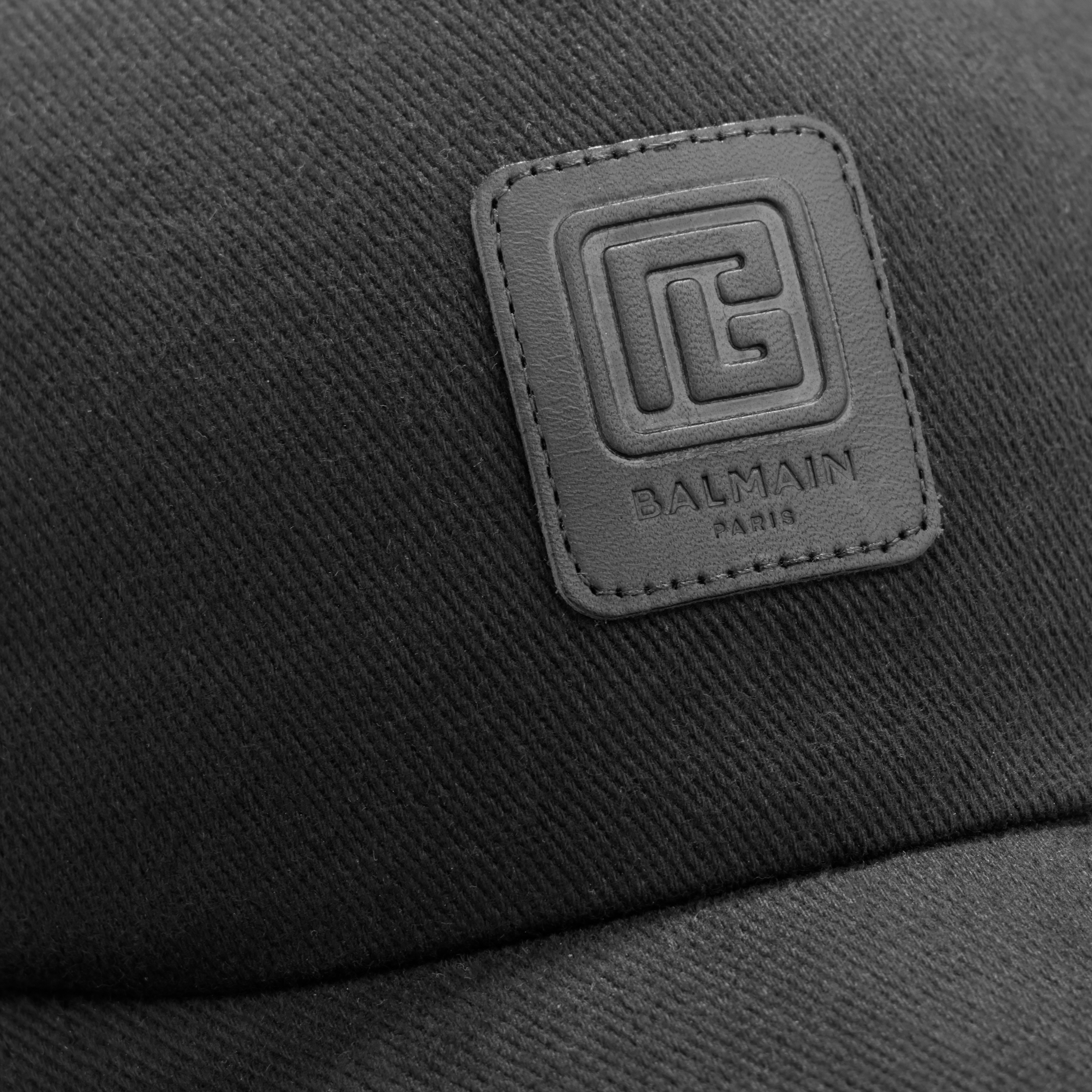 Gorra Negra Balmain Patch Logo