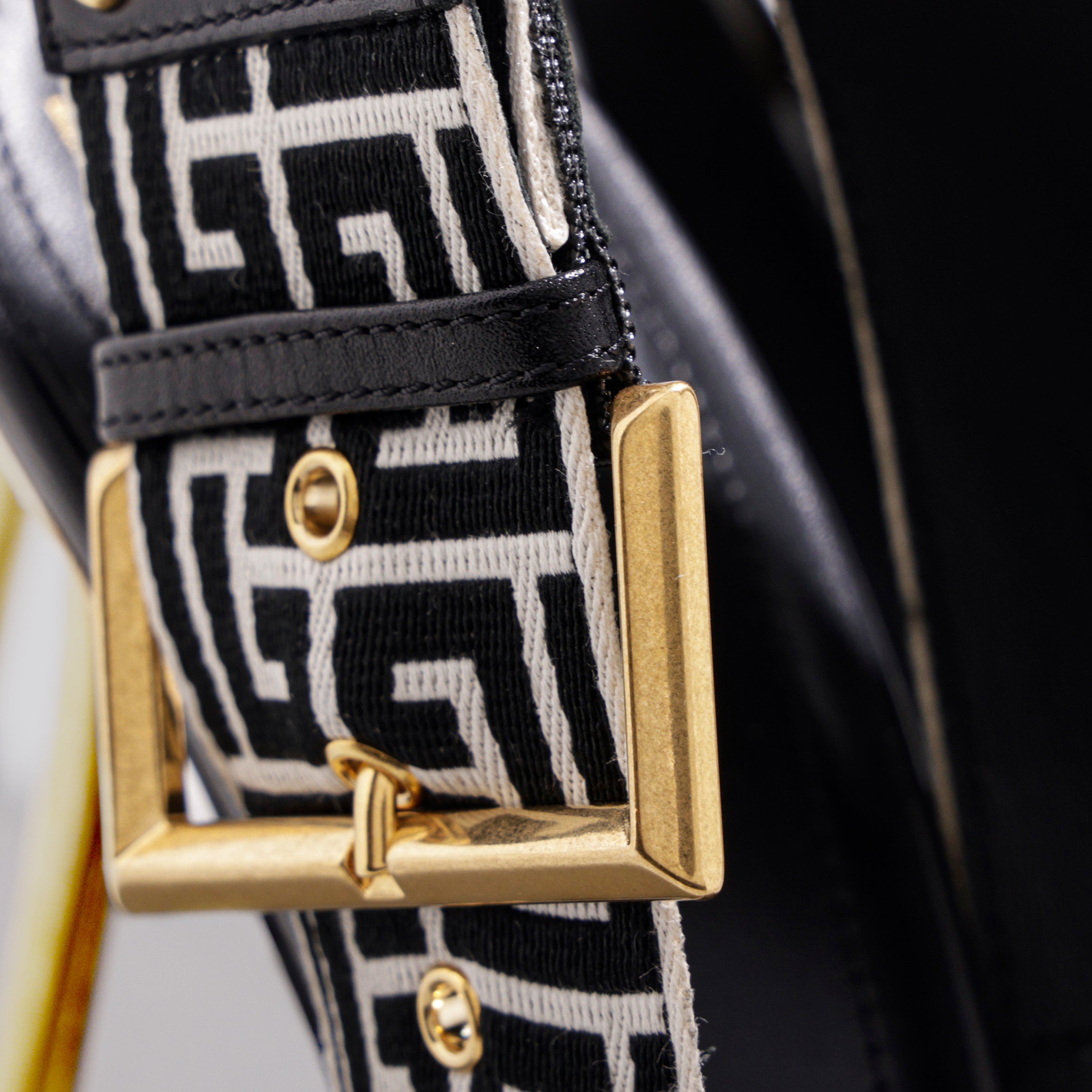 Sandalias Negras Balmain Slingback