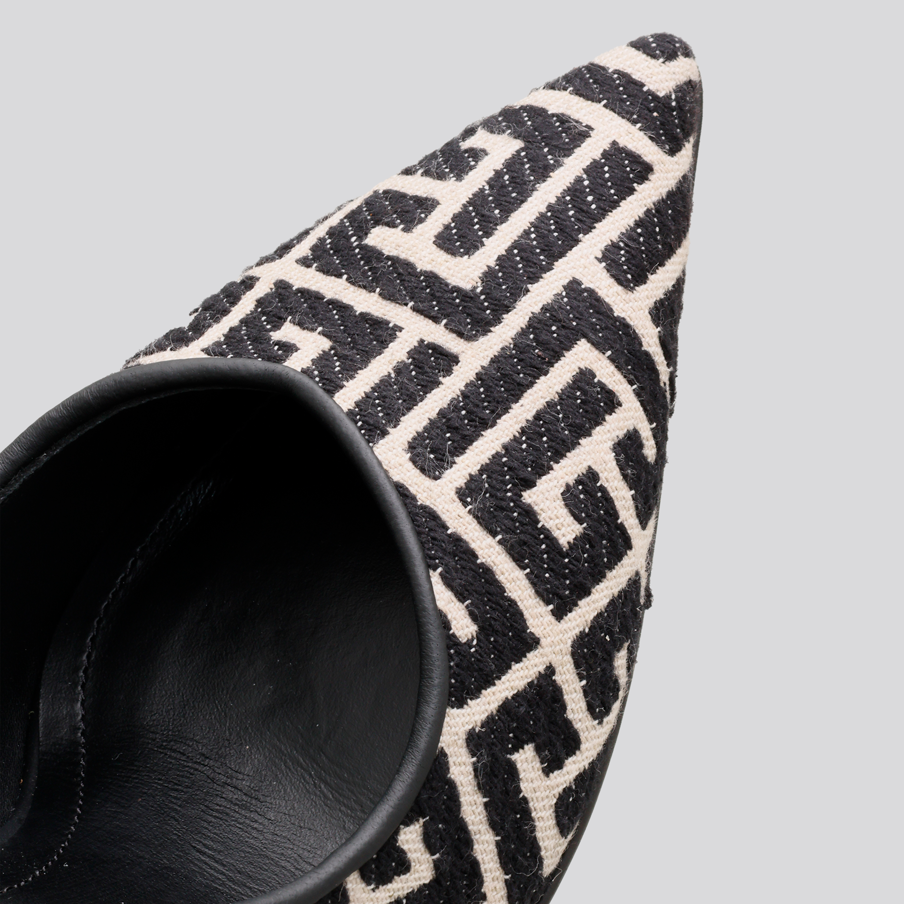 Tacon Negro Balmain Monogram