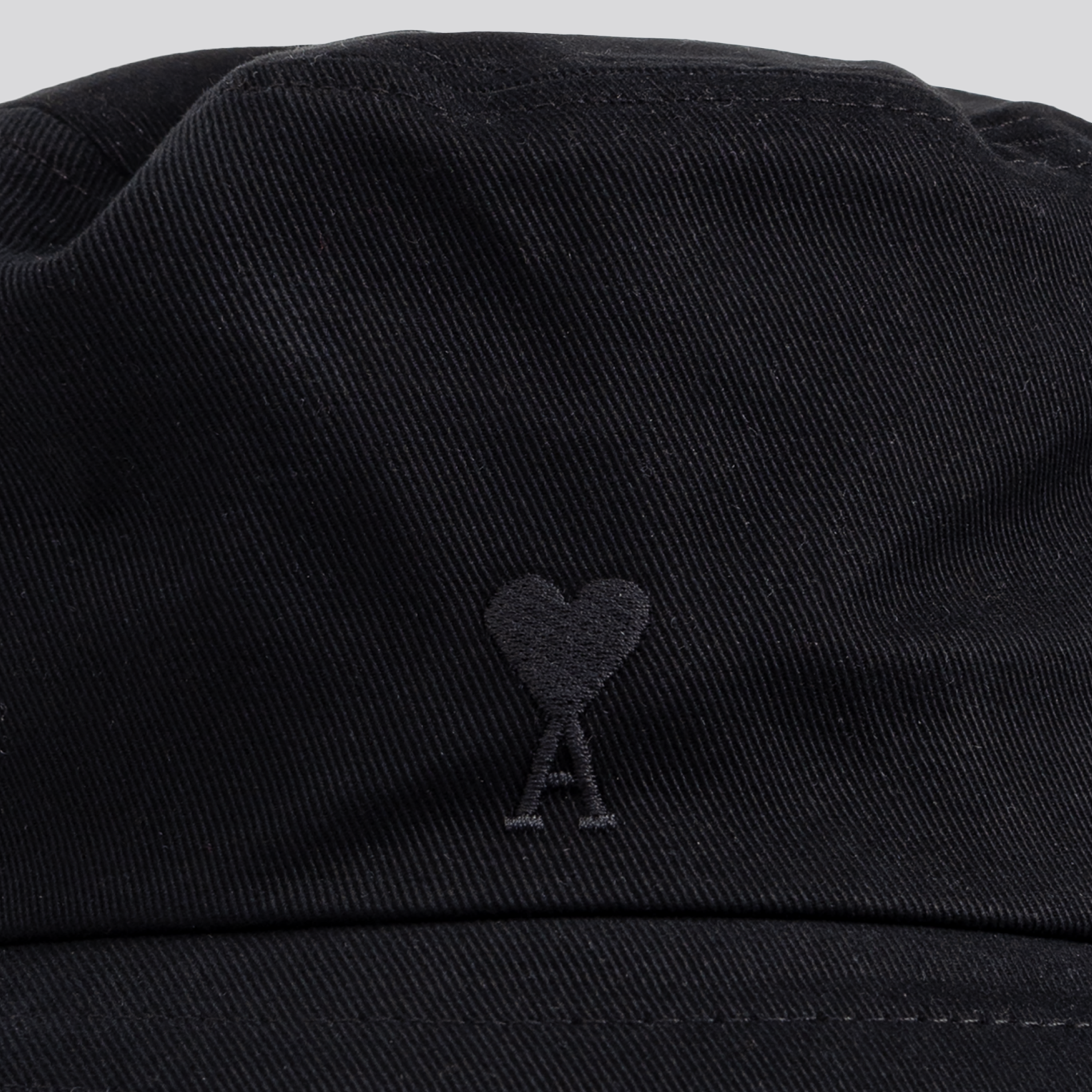 Gorro Negro Ami Paris Coeur