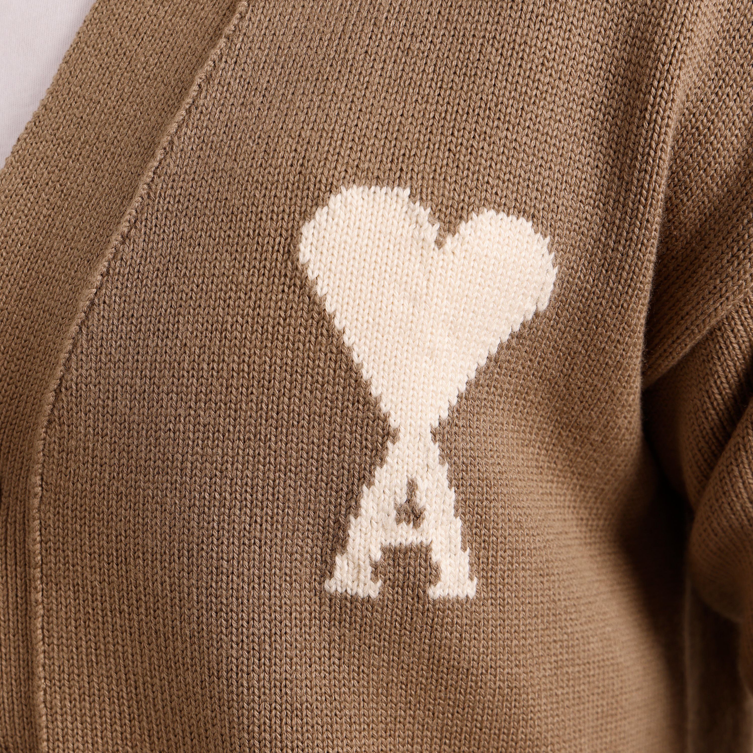 Buzo Beige Ami Paris Coeur