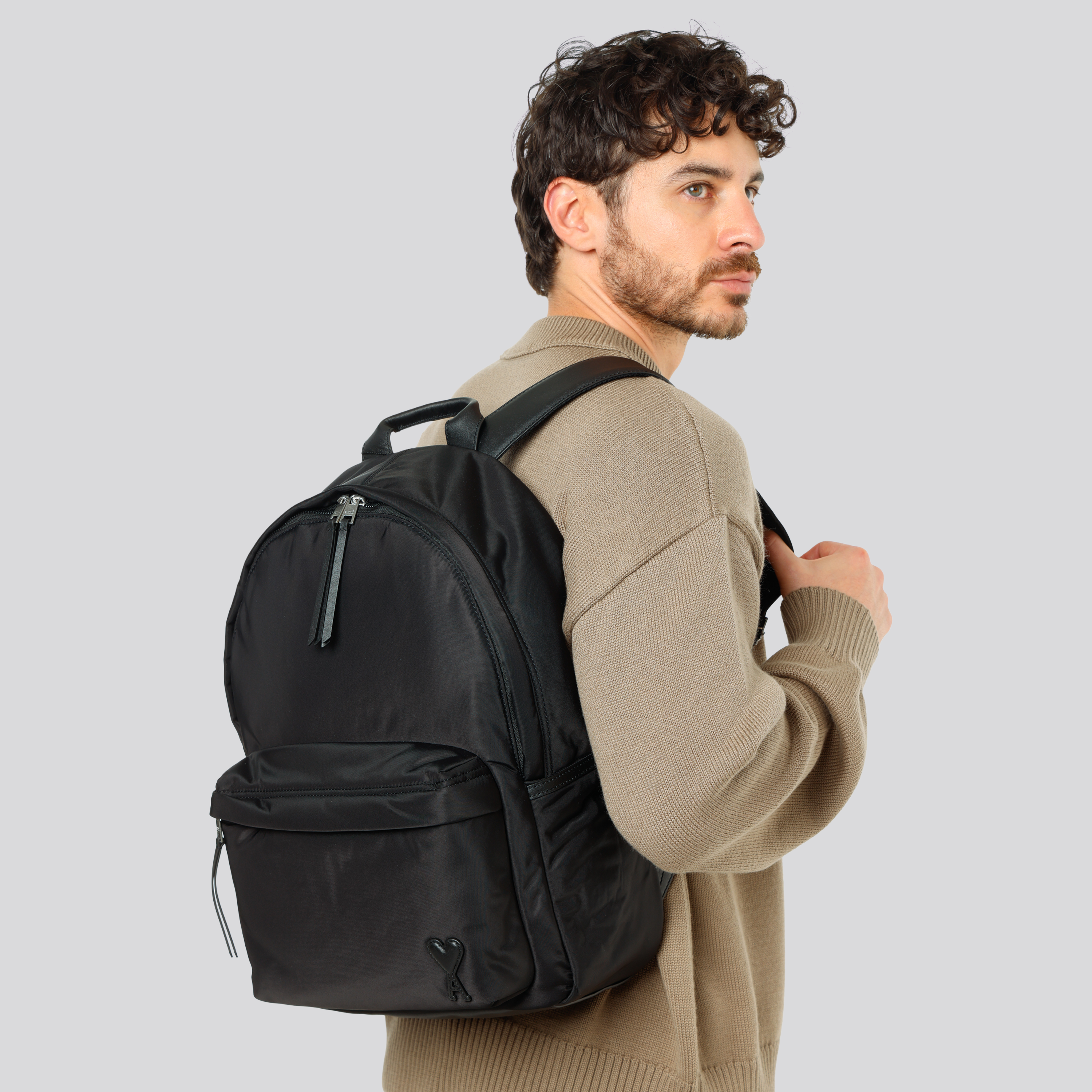 Mochila Negra Ami Paris Taupe Marcel