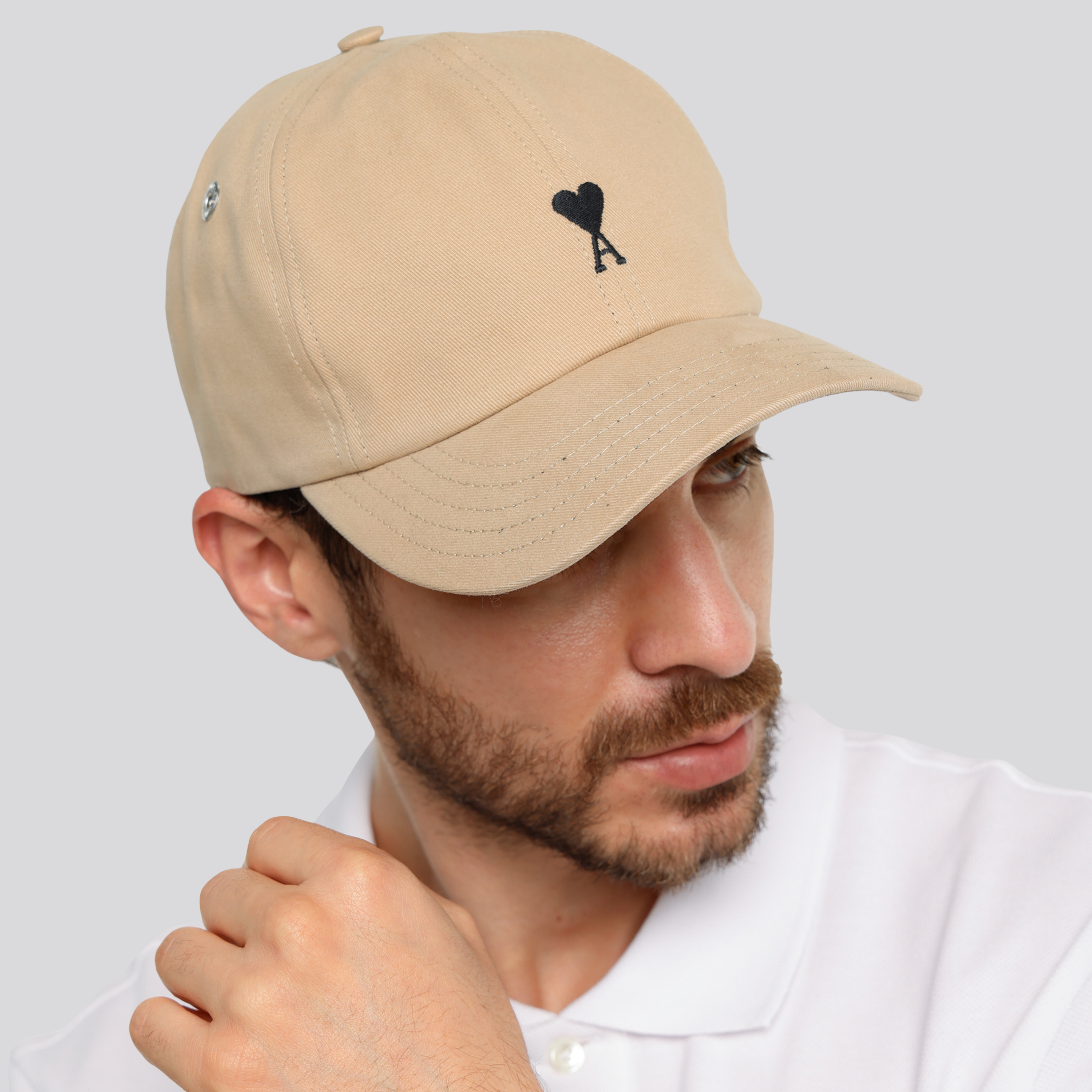 Gorra Beige Ami Paris Coeur