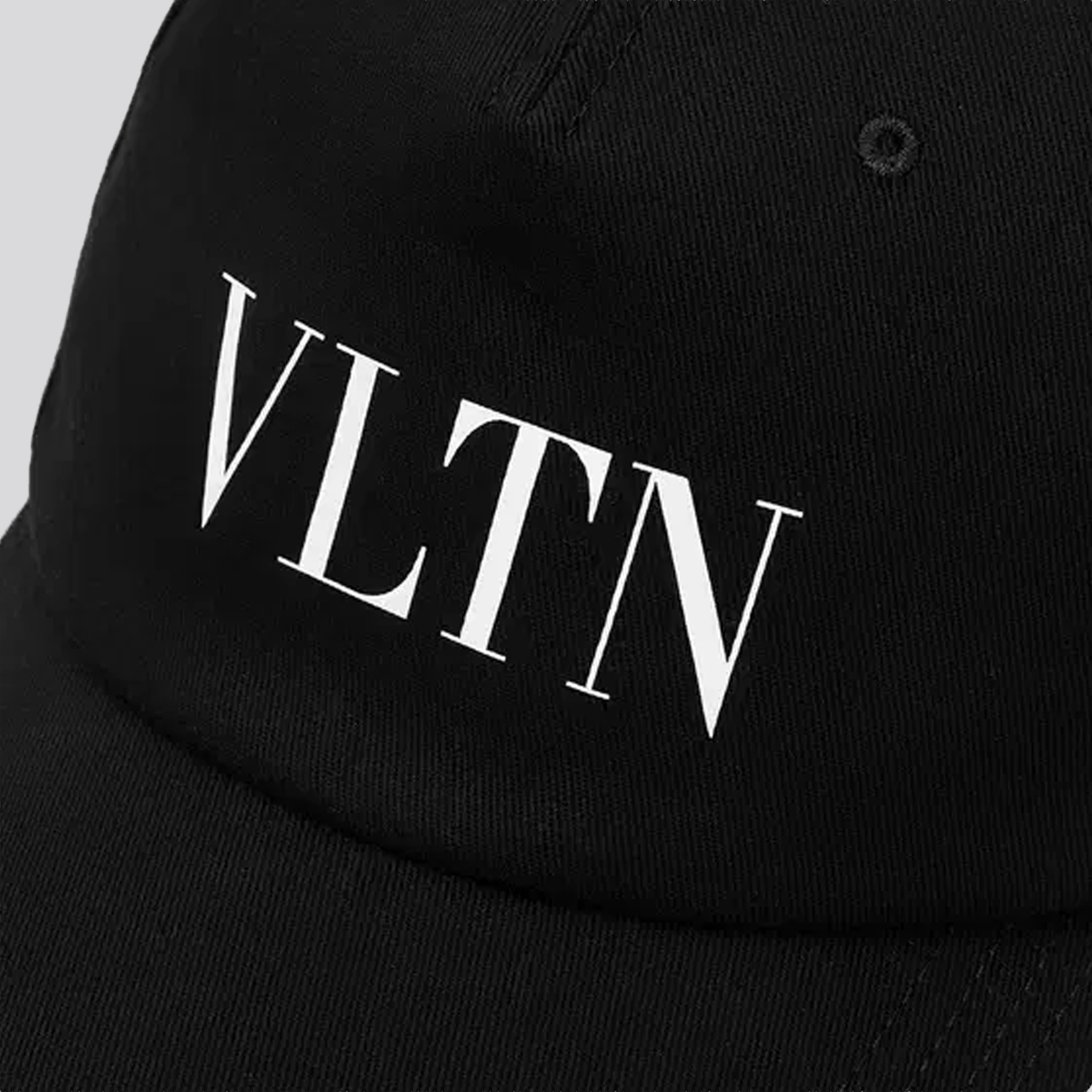 Gorra Negro Valentino Logo