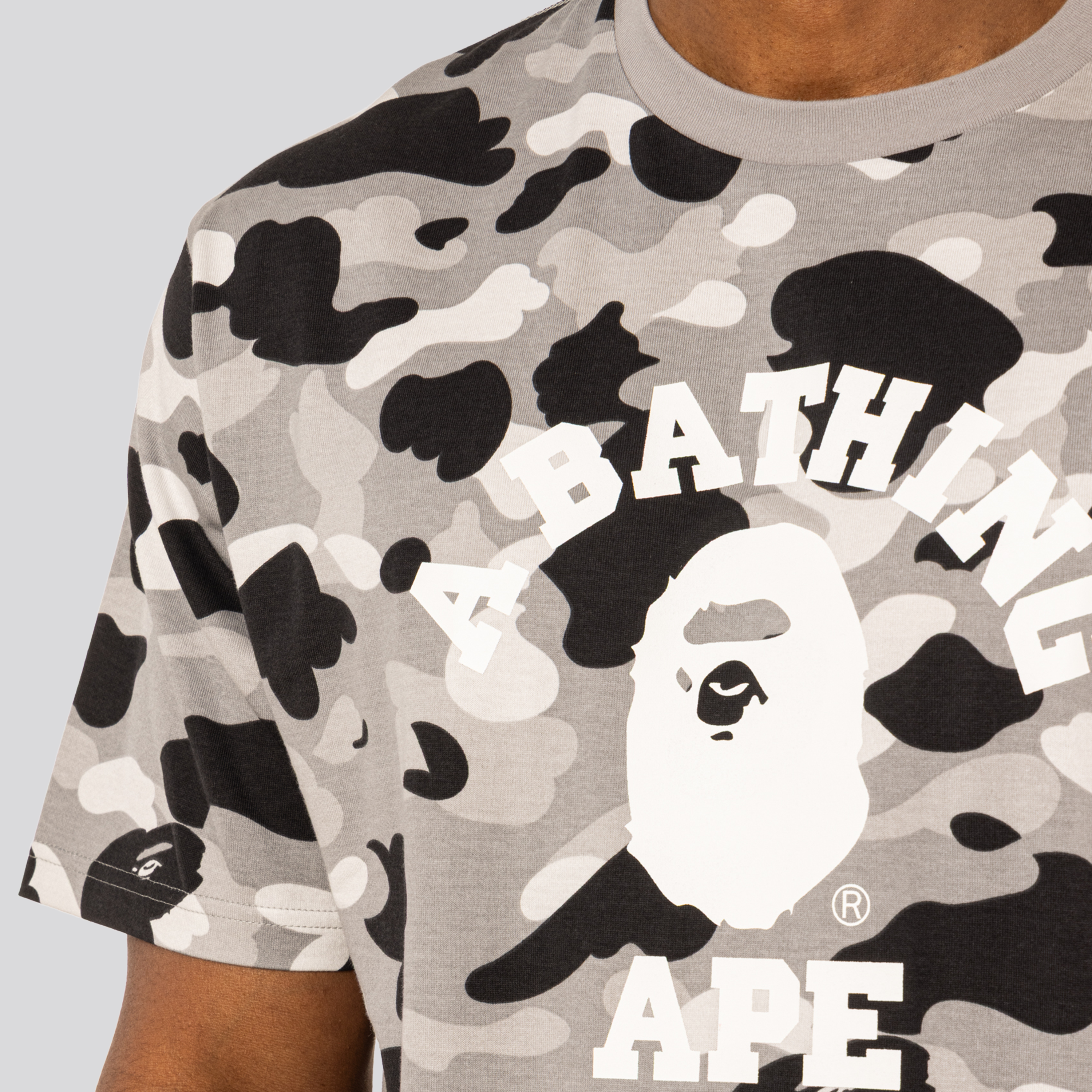 Camiseta Gris BAPE 1st Camo College