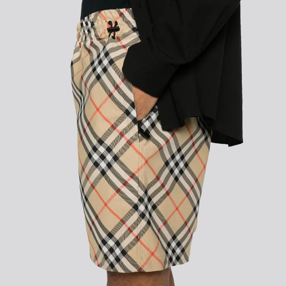 Short Beige Burberry Vintage Check