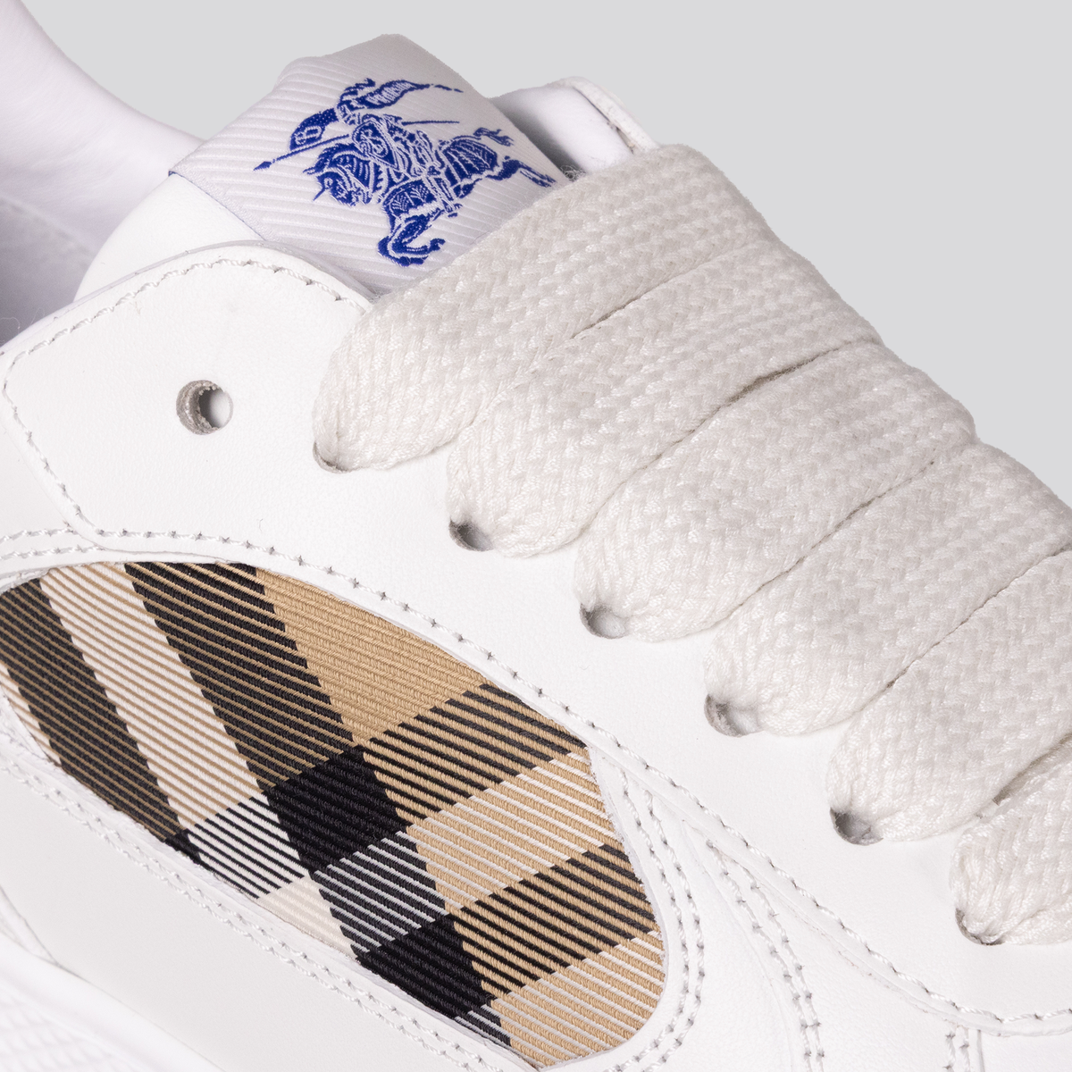 Sneakers Blancos Burberry Terrace