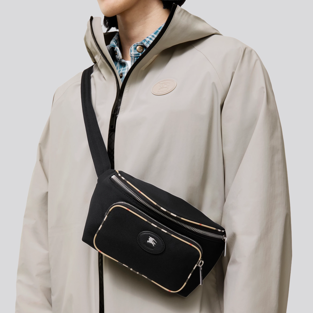 Canguro Negro Burberry Check Trim