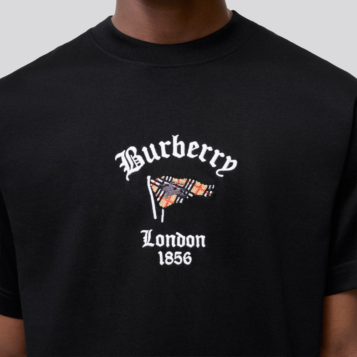 Camiseta Negra Burberry London