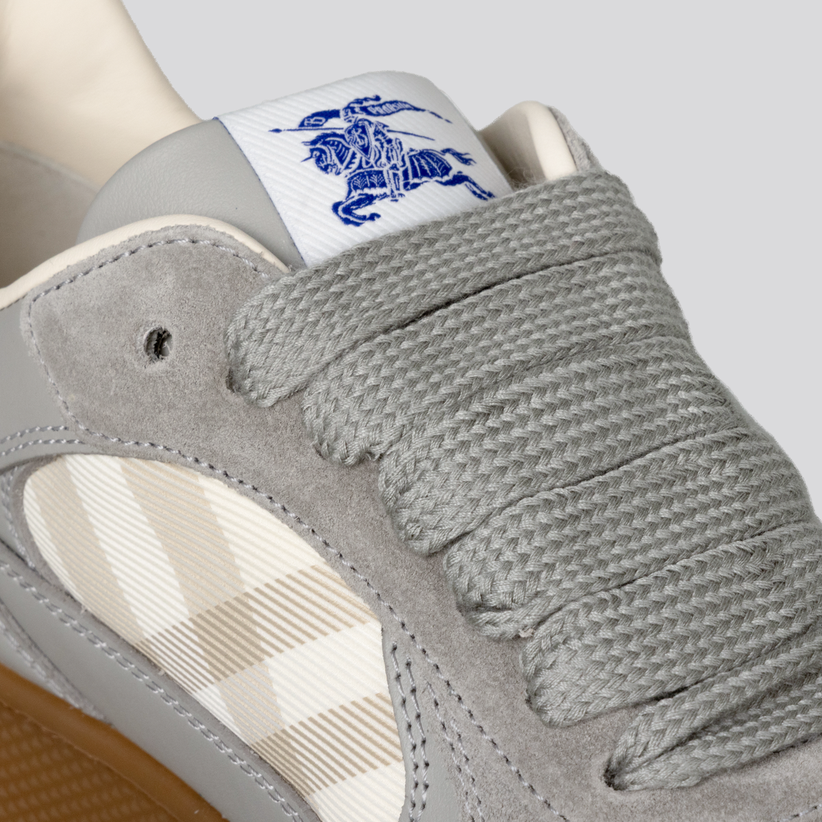 Sneakers Grises Burberry Terrace