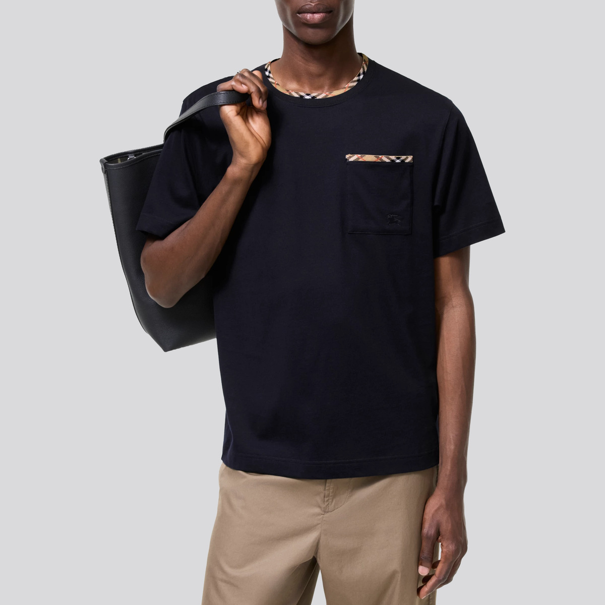 Camiseta Negra Burberry Vintage Check Pocket