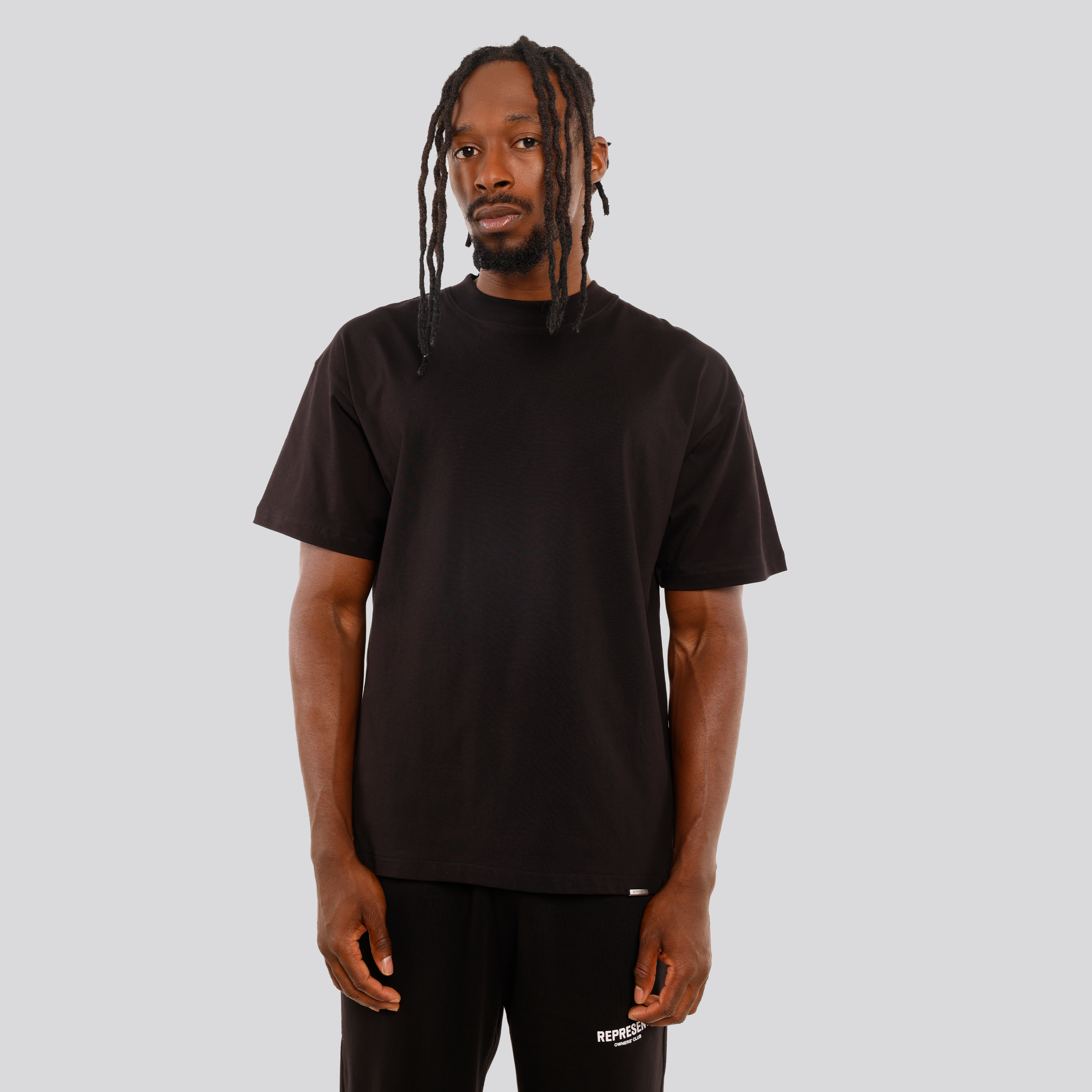 Camiseta Negra Represent Basic