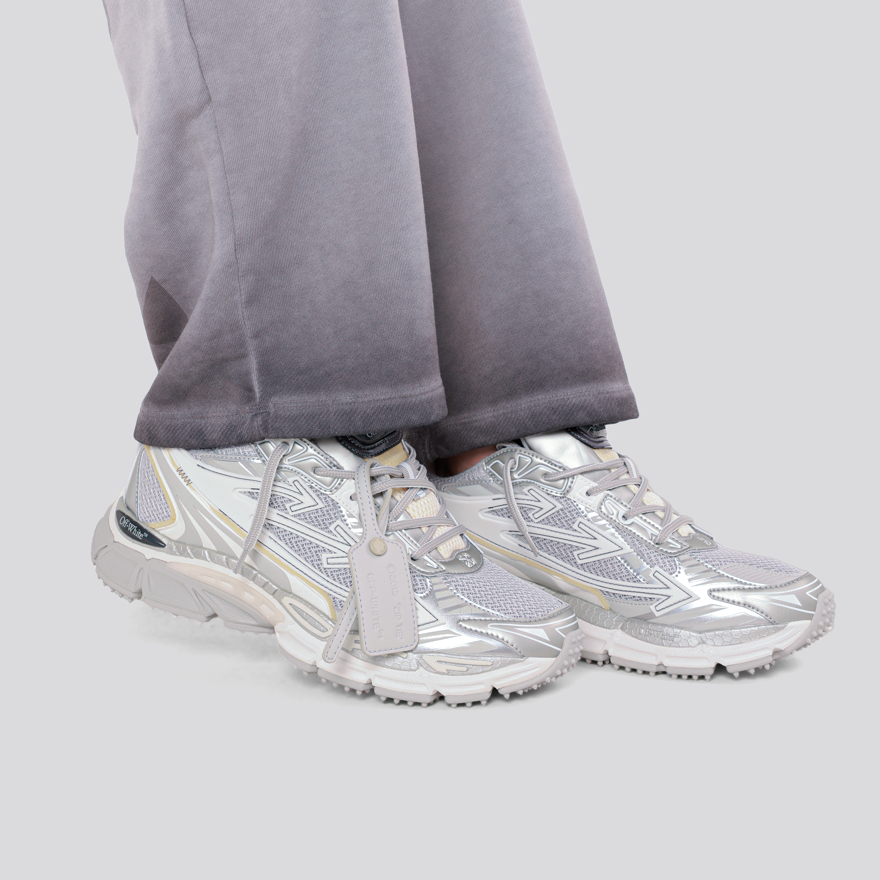 Sneakers Grices Off-White "Be Right Back"