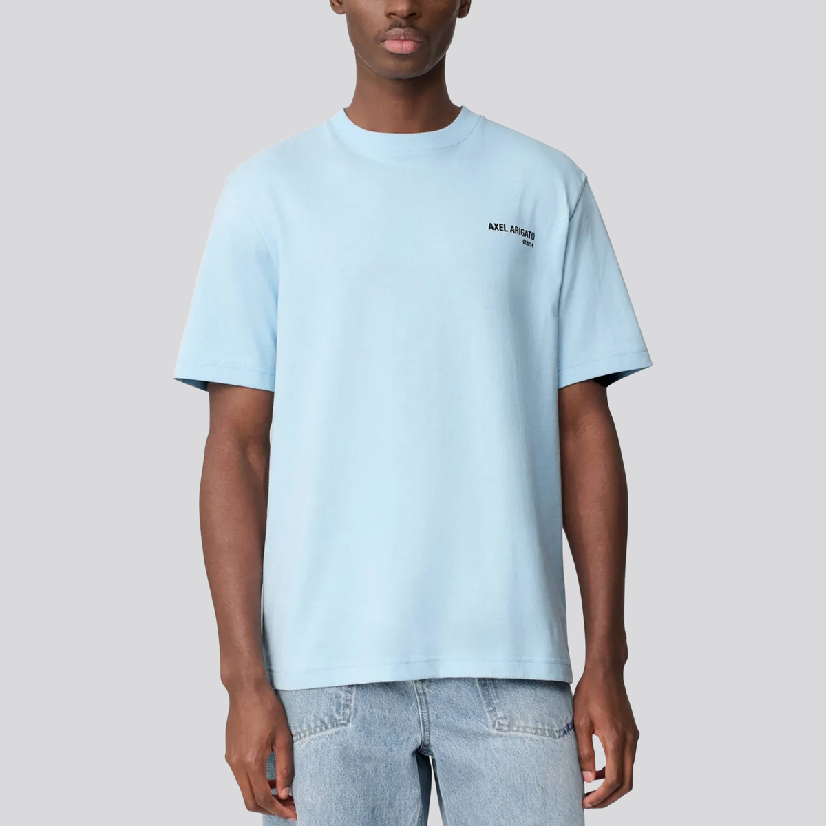 Camiseta Celeste Axel Arigato Legacy