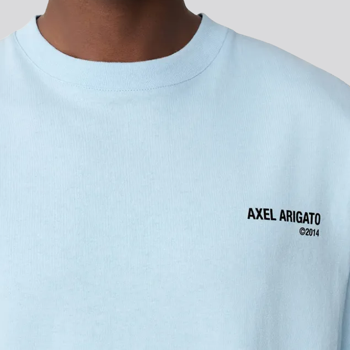 Camiseta Celeste Axel Arigato Legacy