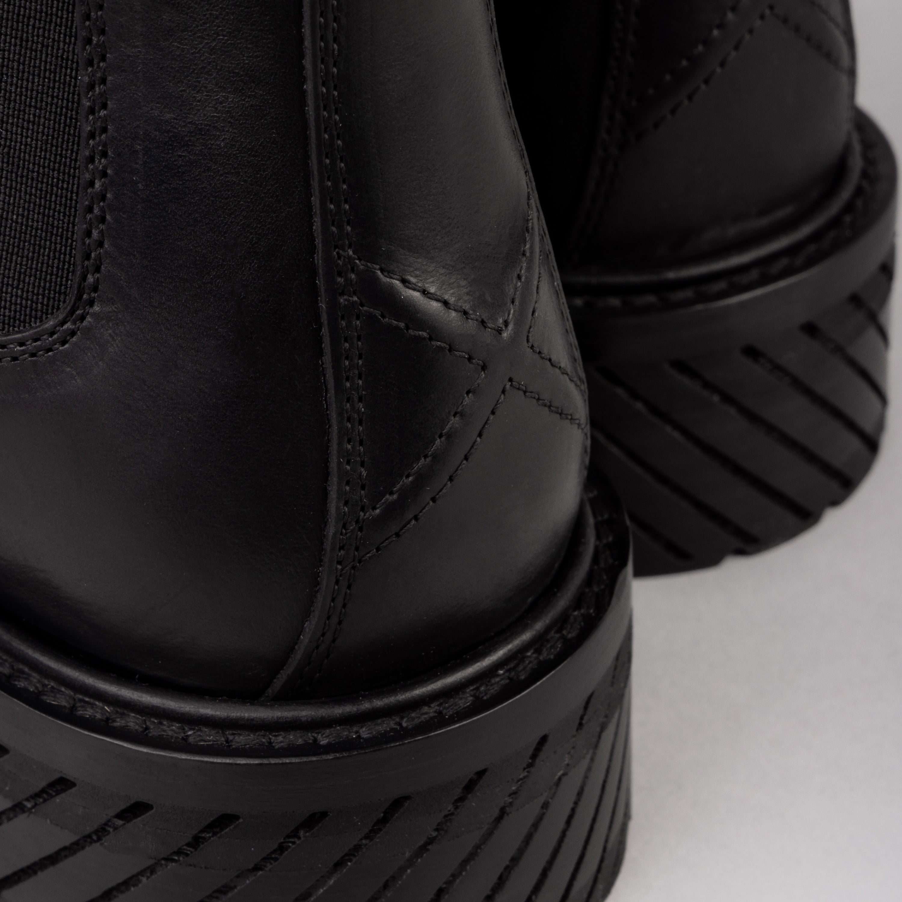 Botas Negras Off-White Combat Chelsea
