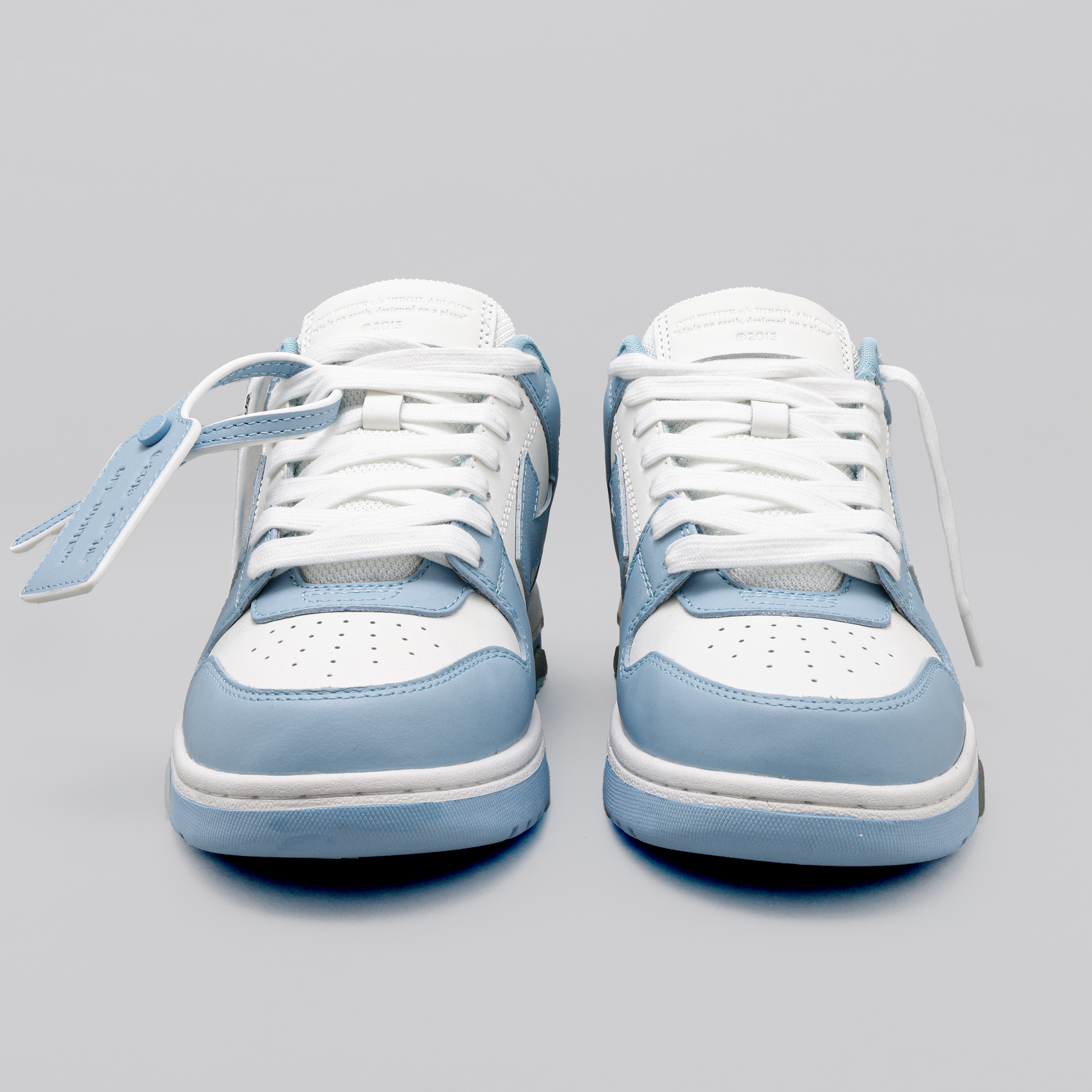 Sneakers Celeste Blanco Off-White "OOO" W