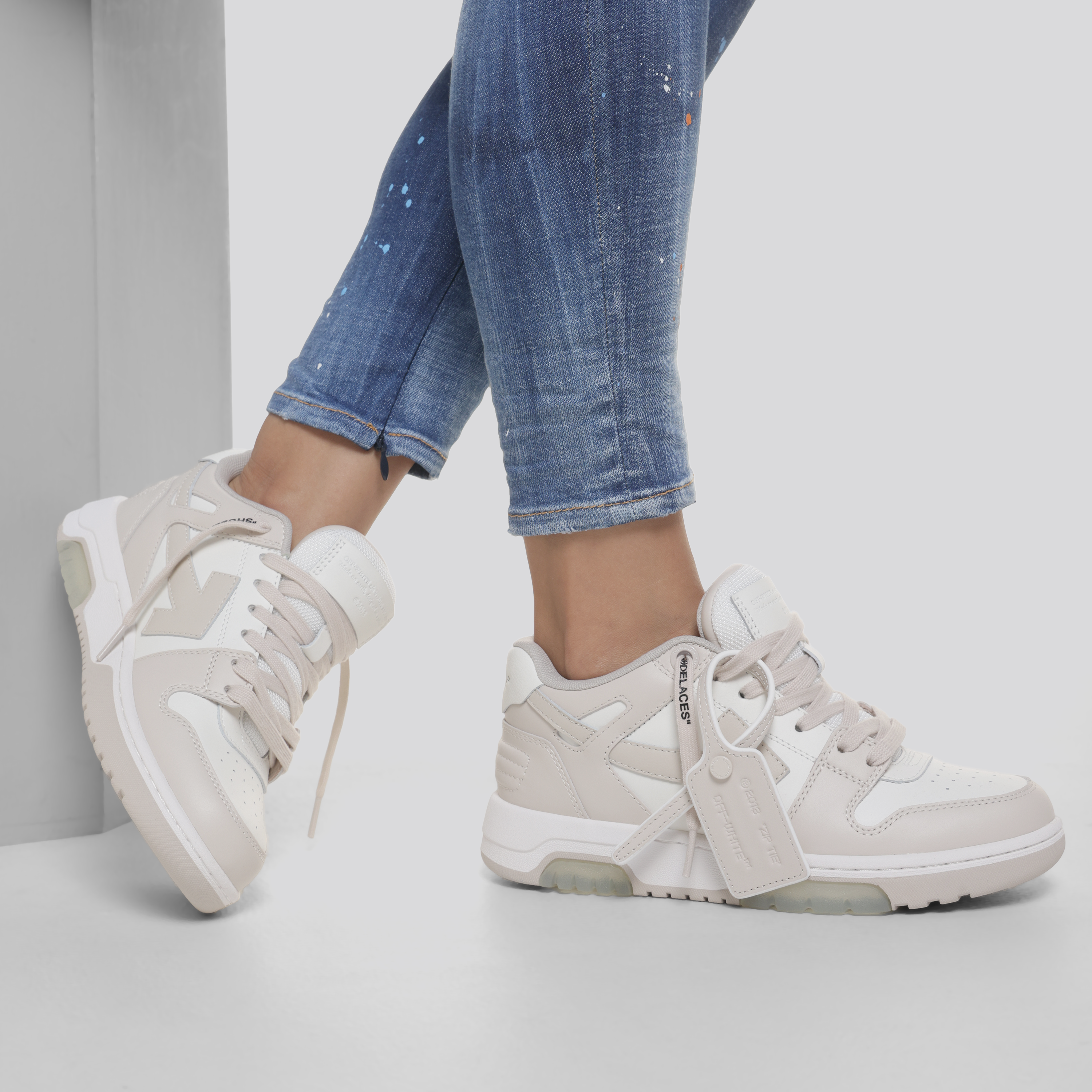 Sneakers Beige Off-White Beige "OOO" W