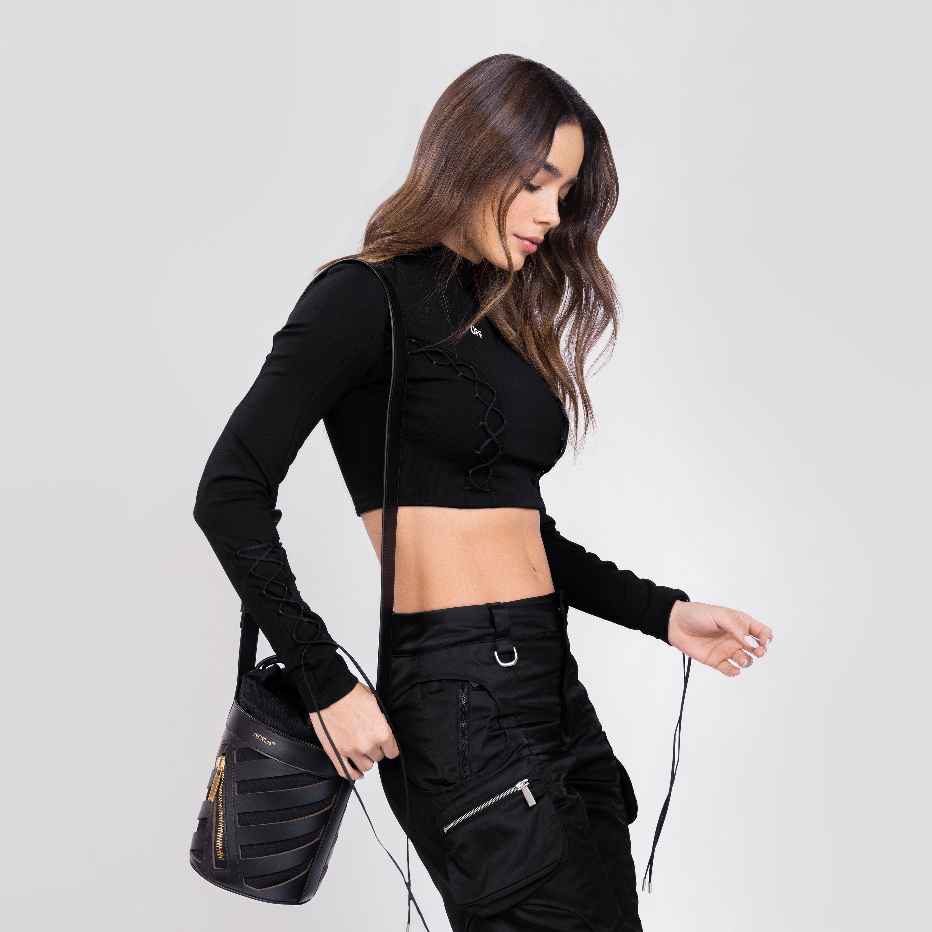Cartera Negra Off-White Cut-Out Diag Bucket